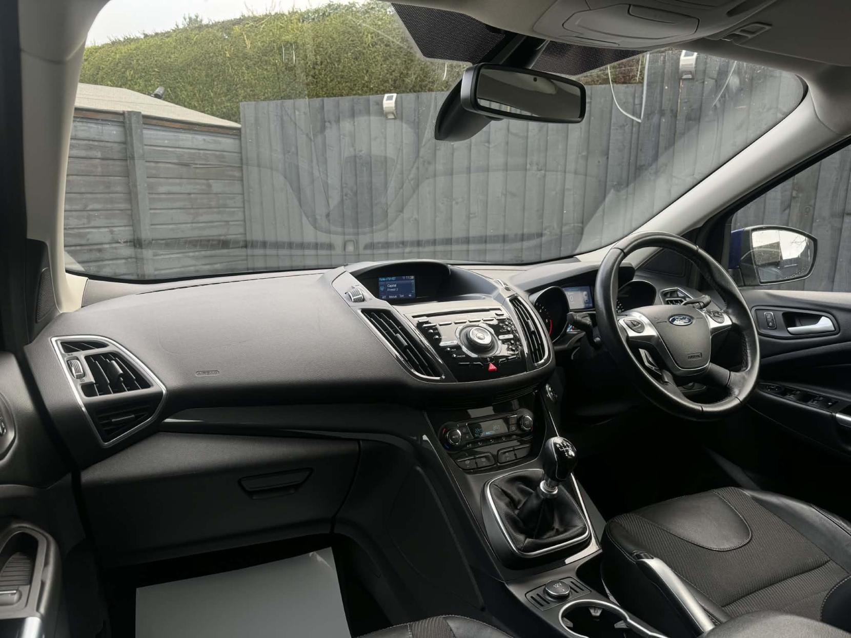 Ford Kuga 2.0 TDCi Titanium SUV 5dr Diesel Manual 2WD Euro 6 (s/s) (150 ps)