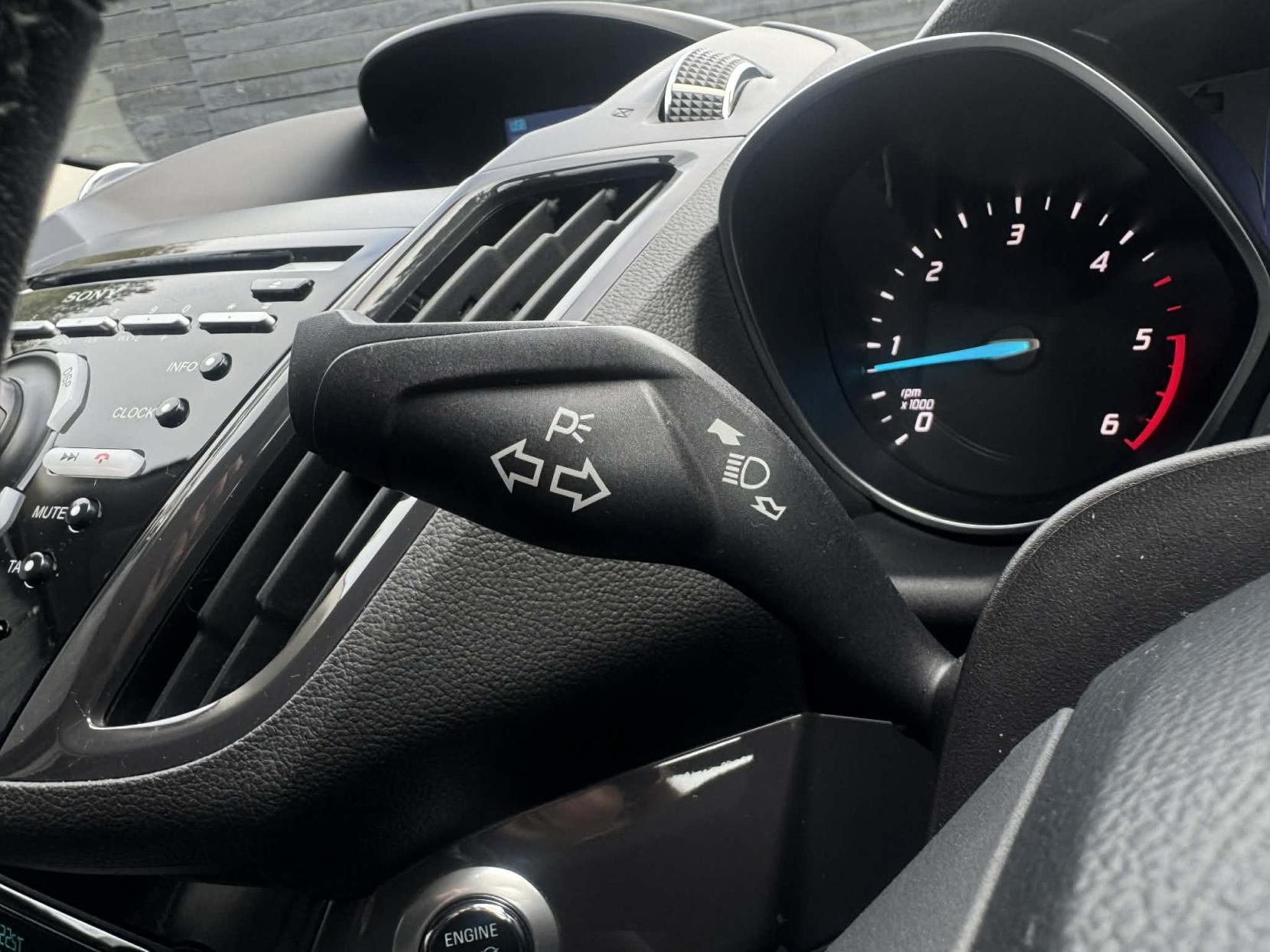 Ford Kuga 2.0 TDCi Titanium SUV 5dr Diesel Manual 2WD Euro 6 (s/s) (150 ps)