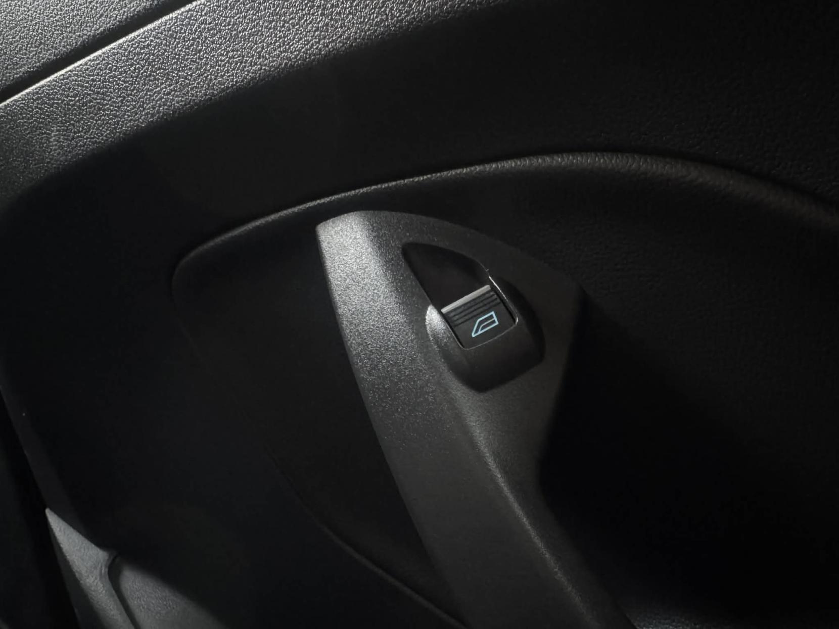 Ford Kuga 2.0 TDCi Titanium SUV 5dr Diesel Manual 2WD Euro 6 (s/s) (150 ps)