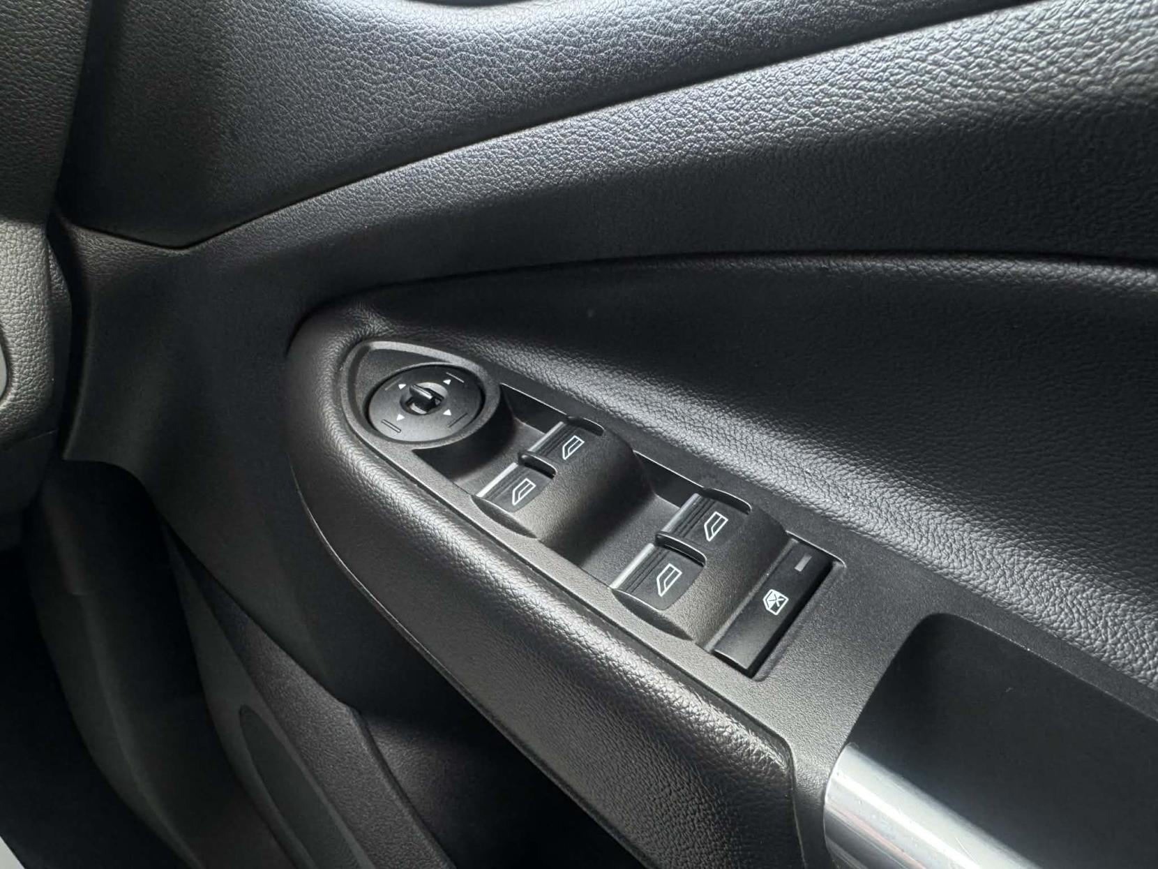 Ford Kuga 2.0 TDCi Titanium SUV 5dr Diesel Manual 2WD Euro 6 (s/s) (150 ps)