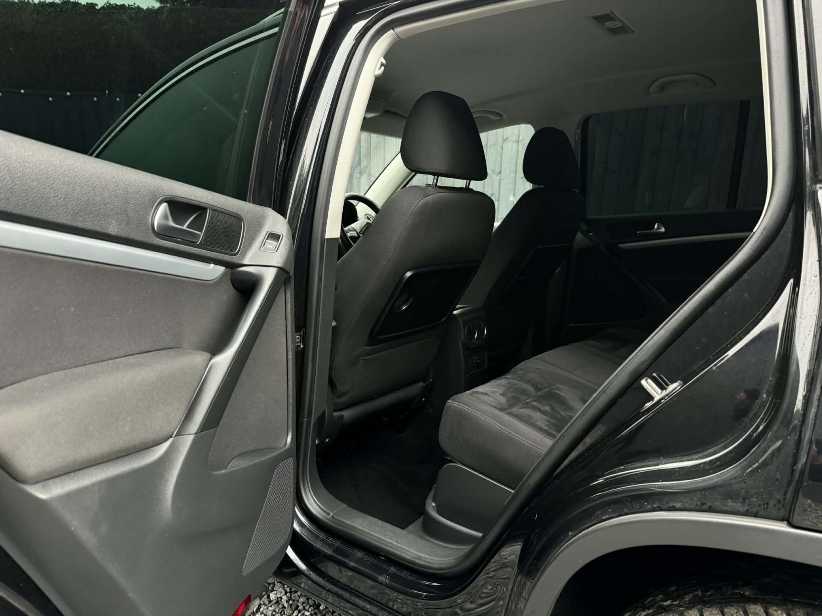 Volkswagen Tiguan 2.0 TDI BlueMotion Tech Match SUV 5dr Diesel DSG 4WD Euro 6 (s/s) (150 ps)