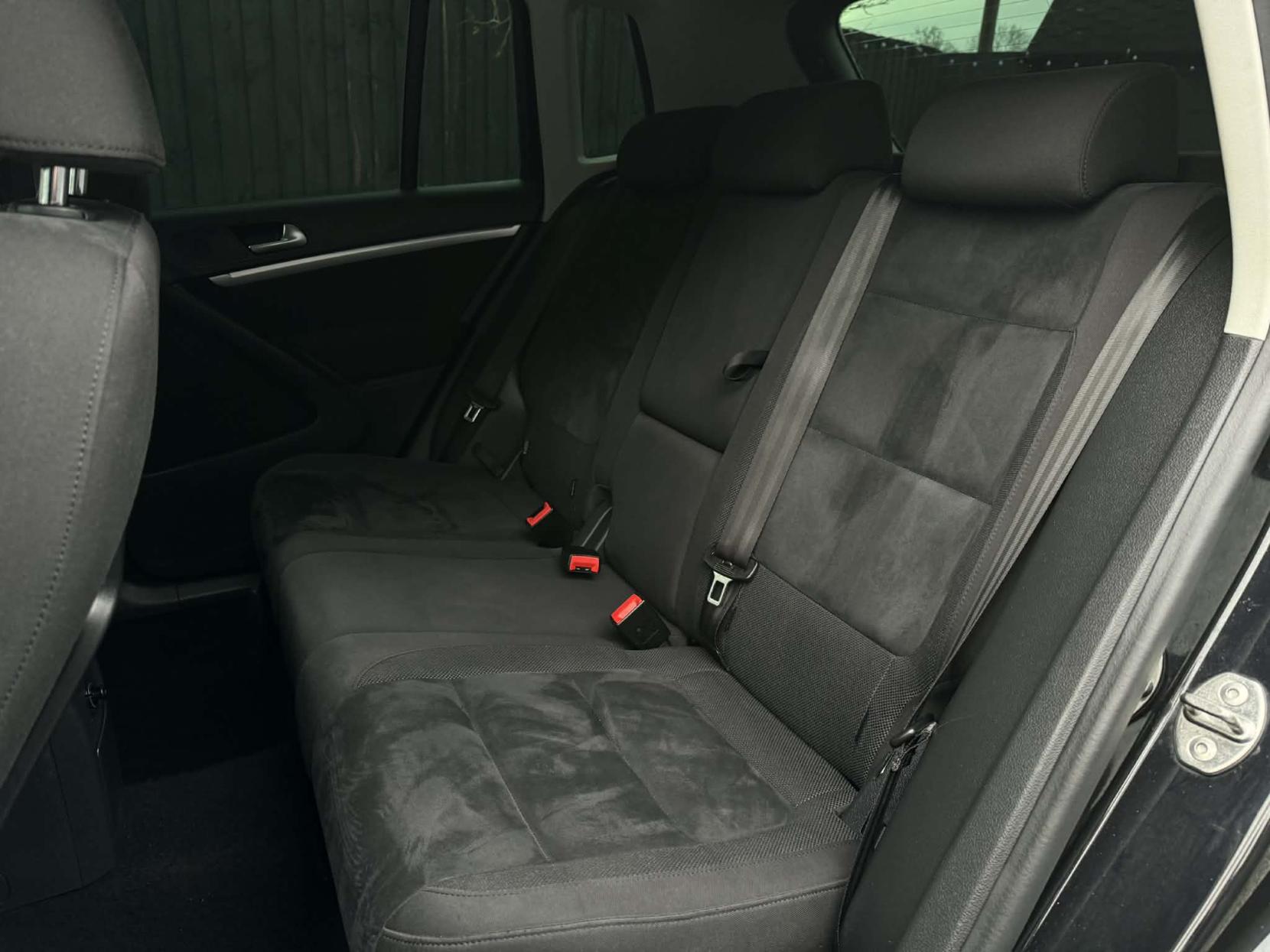 Volkswagen Tiguan 2.0 TDI BlueMotion Tech Match SUV 5dr Diesel DSG 4WD Euro 6 (s/s) (150 ps)