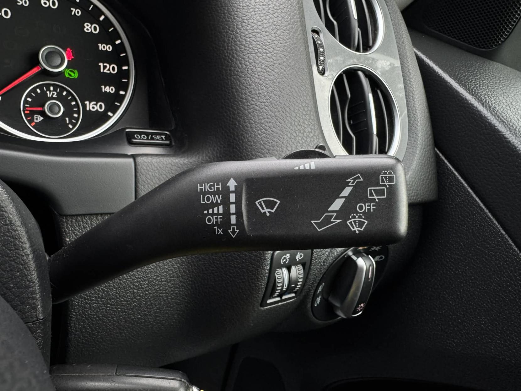 Volkswagen Tiguan 2.0 TDI BlueMotion Tech Match SUV 5dr Diesel DSG 4WD Euro 6 (s/s) (150 ps)