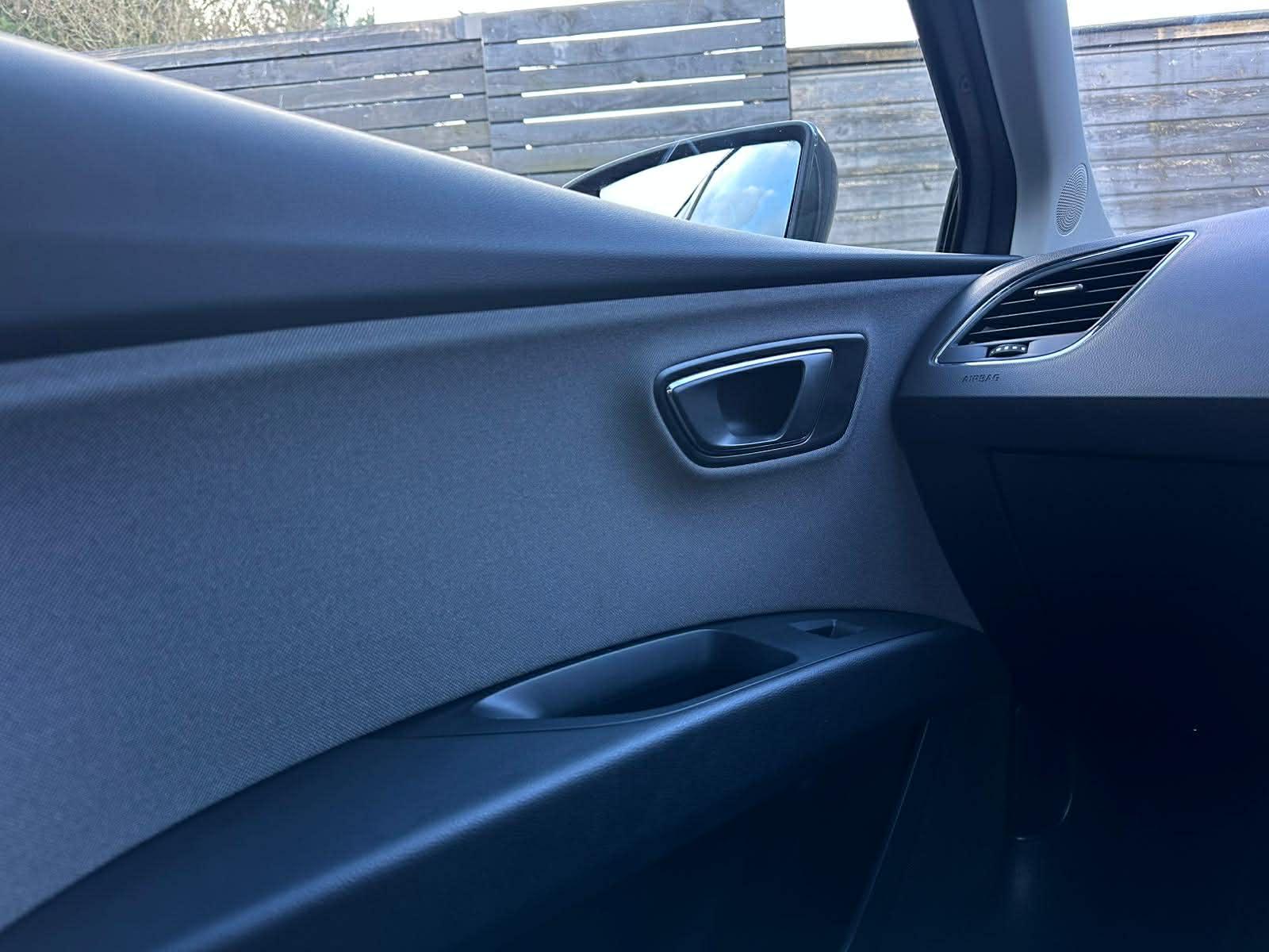 SEAT Leon 1.6 TDI SE Dynamic Technology Hatchback 5dr Diesel DSG Euro 6 (s/s) (115 ps)