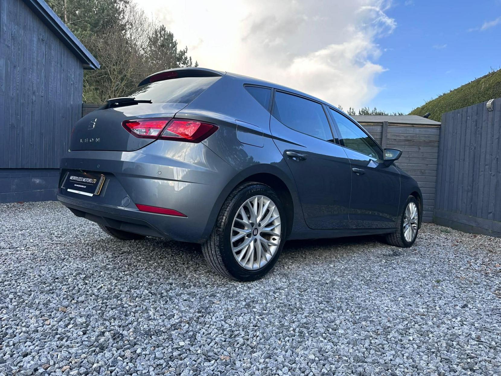 SEAT Leon 1.6 TDI SE Dynamic Technology Hatchback 5dr Diesel DSG Euro 6 (s/s) (115 ps)