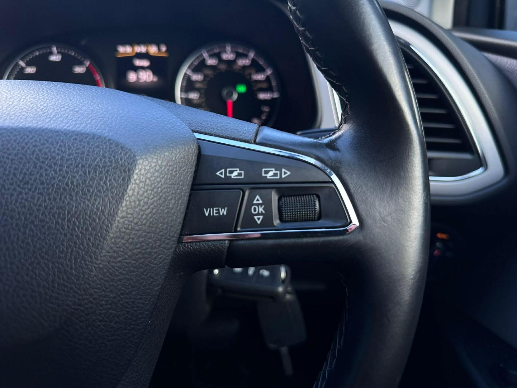 SEAT Leon 1.6 TDI SE Dynamic Technology Hatchback 5dr Diesel DSG Euro 6 (s/s) (115 ps)