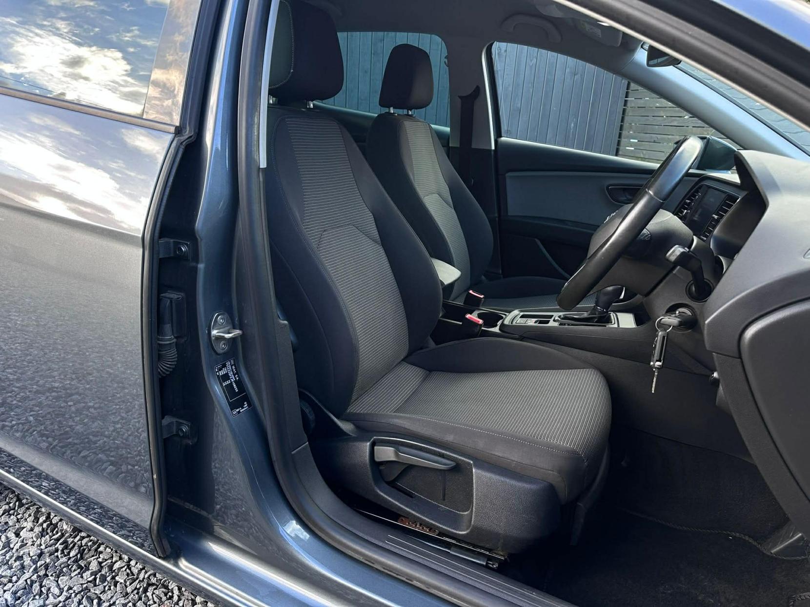 SEAT Leon 1.6 TDI SE Dynamic Technology Hatchback 5dr Diesel DSG Euro 6 (s/s) (115 ps)