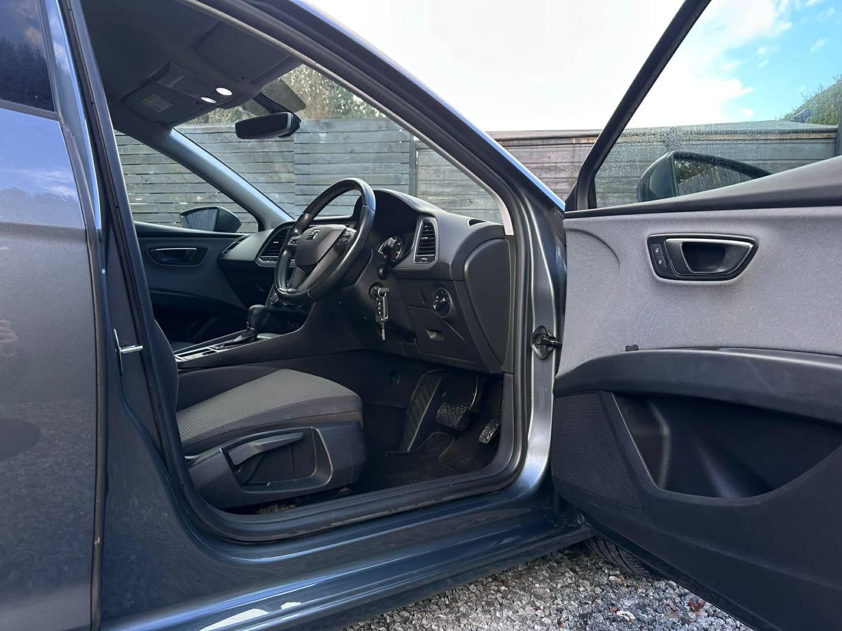 SEAT Leon 1.6 TDI SE Dynamic Technology Hatchback 5dr Diesel DSG Euro 6 (s/s) (115 ps)