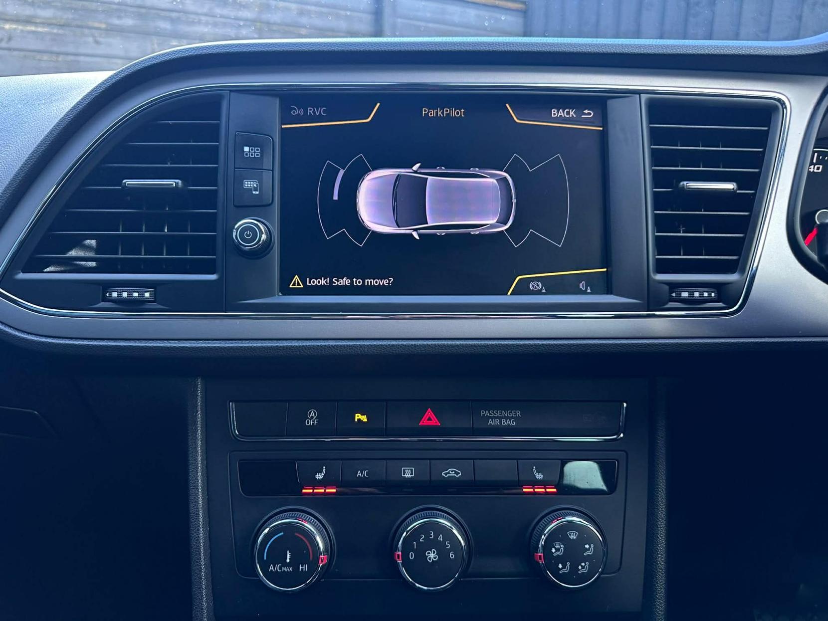 SEAT Leon 1.6 TDI SE Dynamic Technology Hatchback 5dr Diesel DSG Euro 6 (s/s) (115 ps)