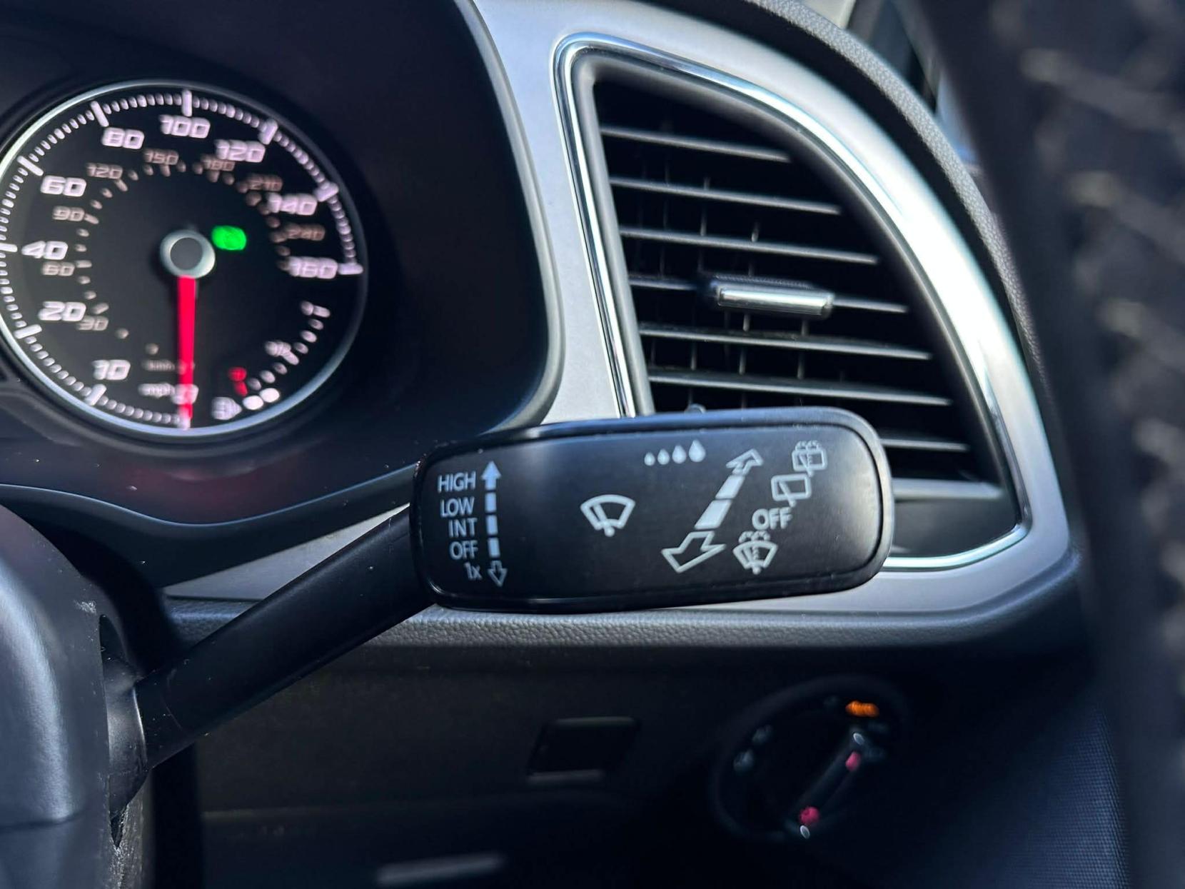 SEAT Leon 1.6 TDI SE Dynamic Technology Hatchback 5dr Diesel DSG Euro 6 (s/s) (115 ps)