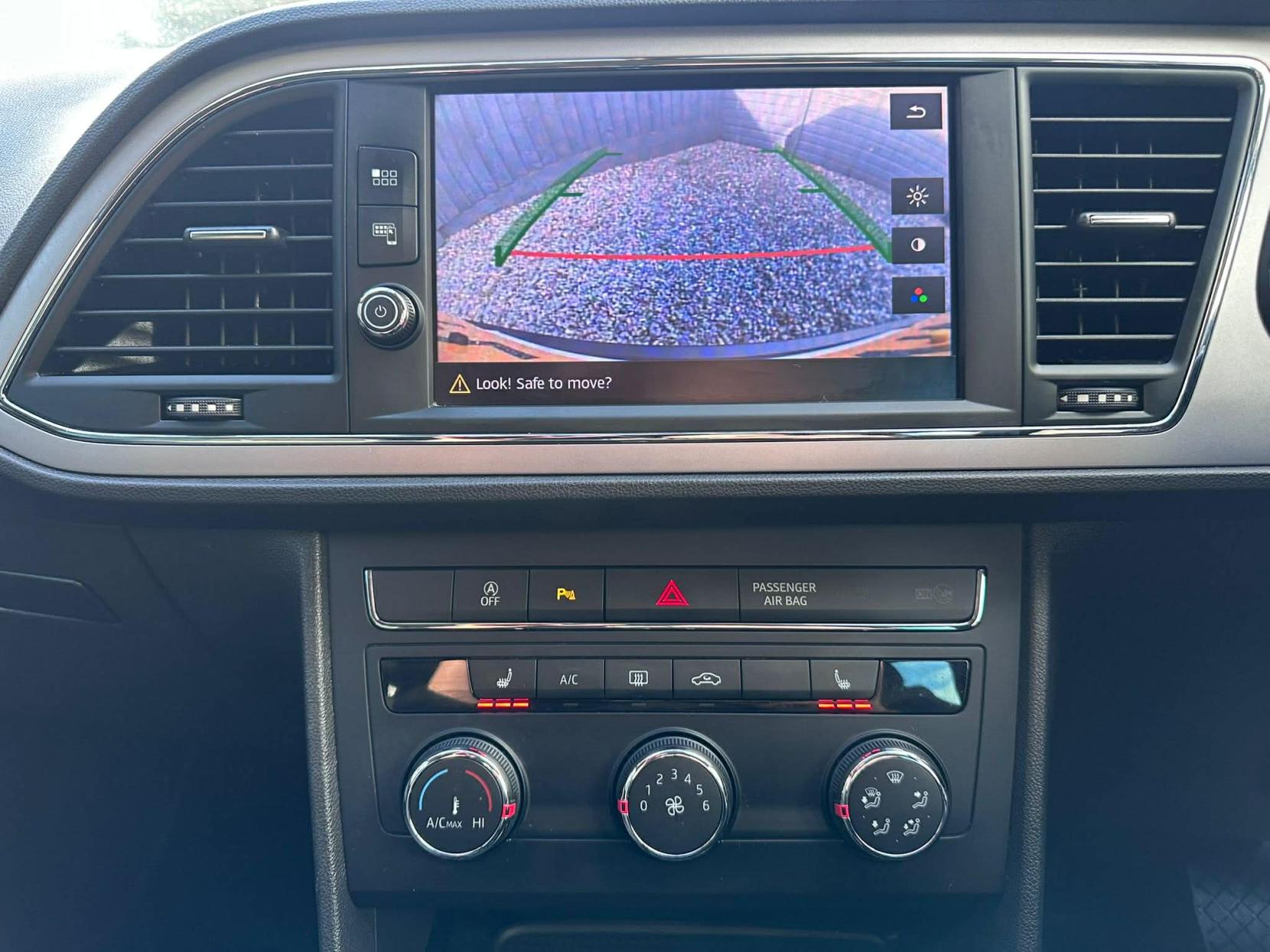 SEAT Leon 1.6 TDI SE Dynamic Technology Hatchback 5dr Diesel DSG Euro 6 (s/s) (115 ps)