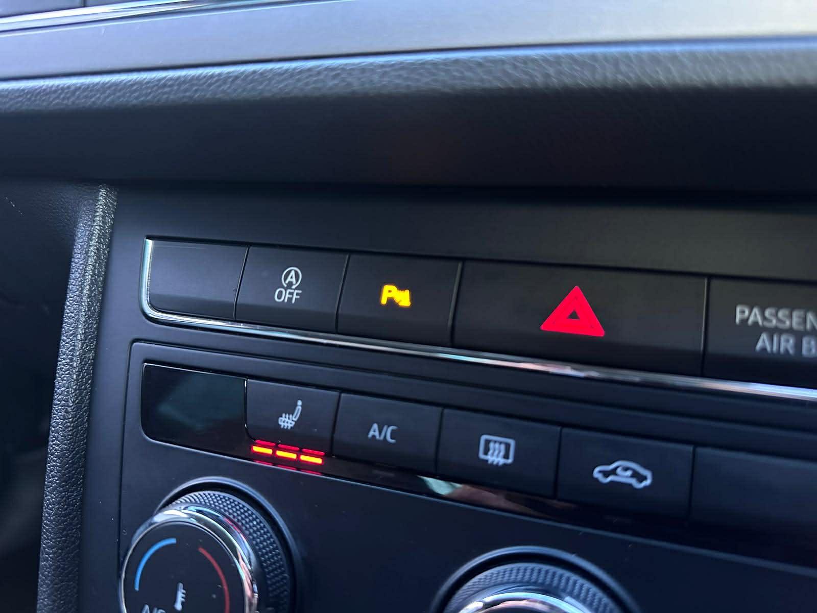 SEAT Leon 1.6 TDI SE Dynamic Technology Hatchback 5dr Diesel DSG Euro 6 (s/s) (115 ps)