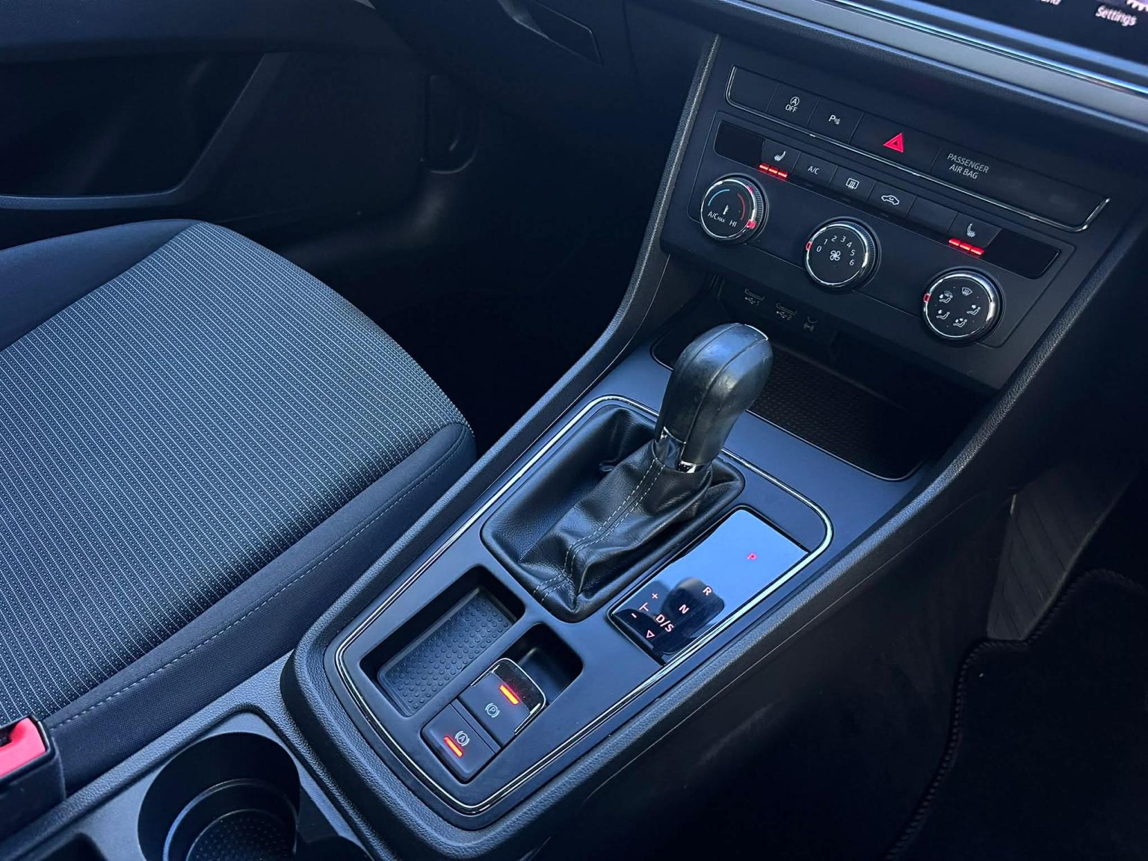 SEAT Leon 1.6 TDI SE Dynamic Technology Hatchback 5dr Diesel DSG Euro 6 (s/s) (115 ps)