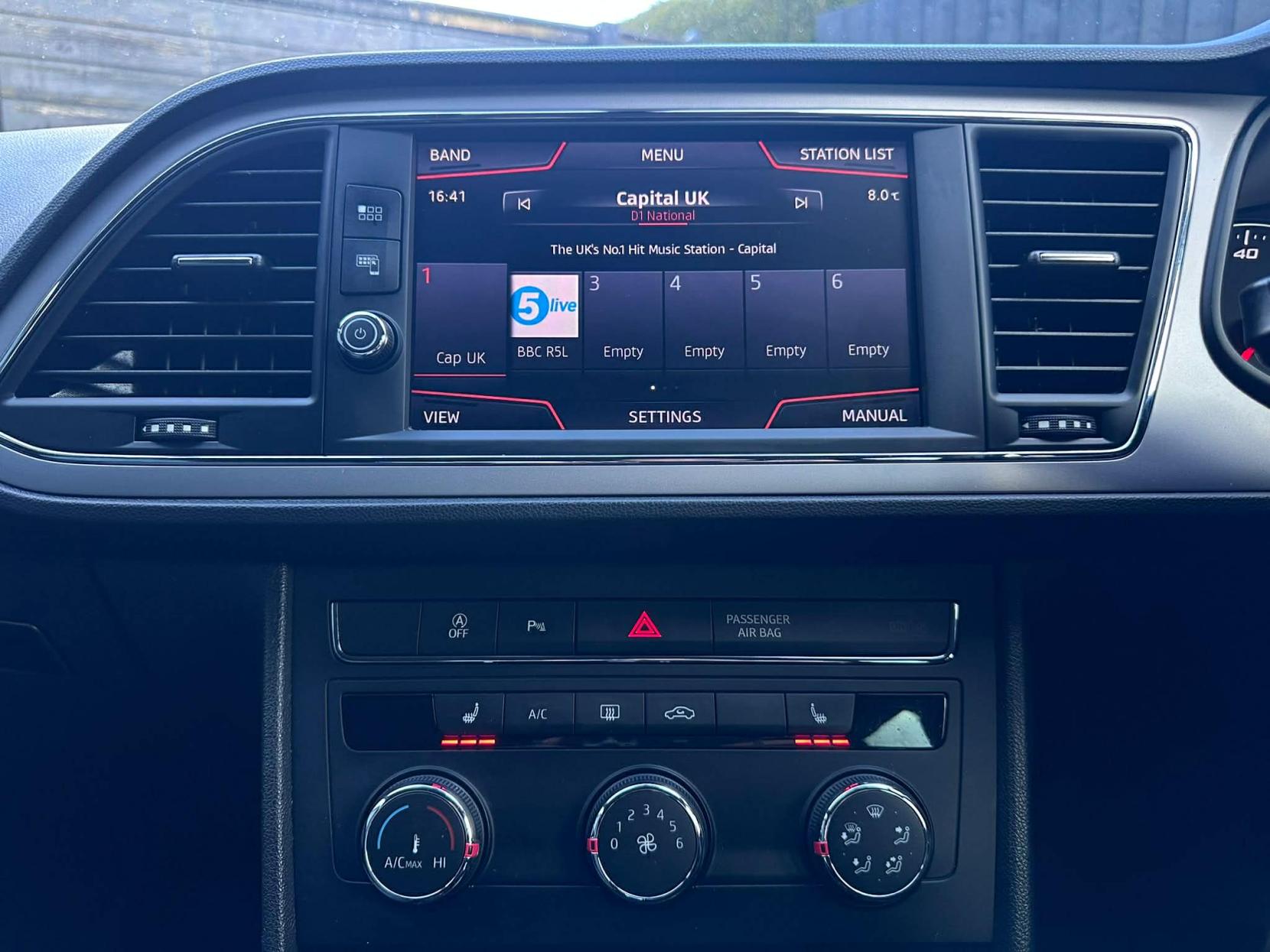 SEAT Leon 1.6 TDI SE Dynamic Technology Hatchback 5dr Diesel DSG Euro 6 (s/s) (115 ps)