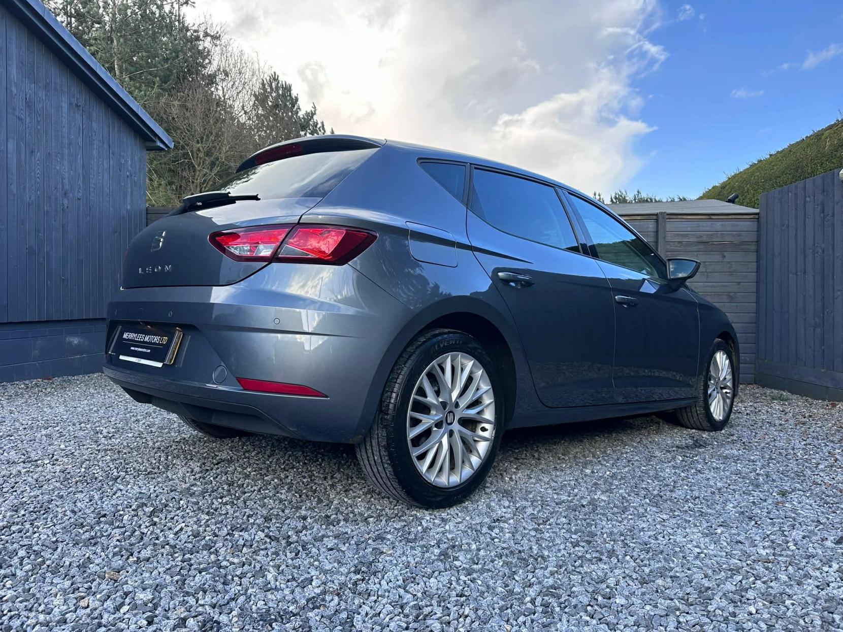 SEAT Leon 1.6 TDI SE Dynamic Technology Hatchback 5dr Diesel DSG Euro 6 (s/s) (115 ps)