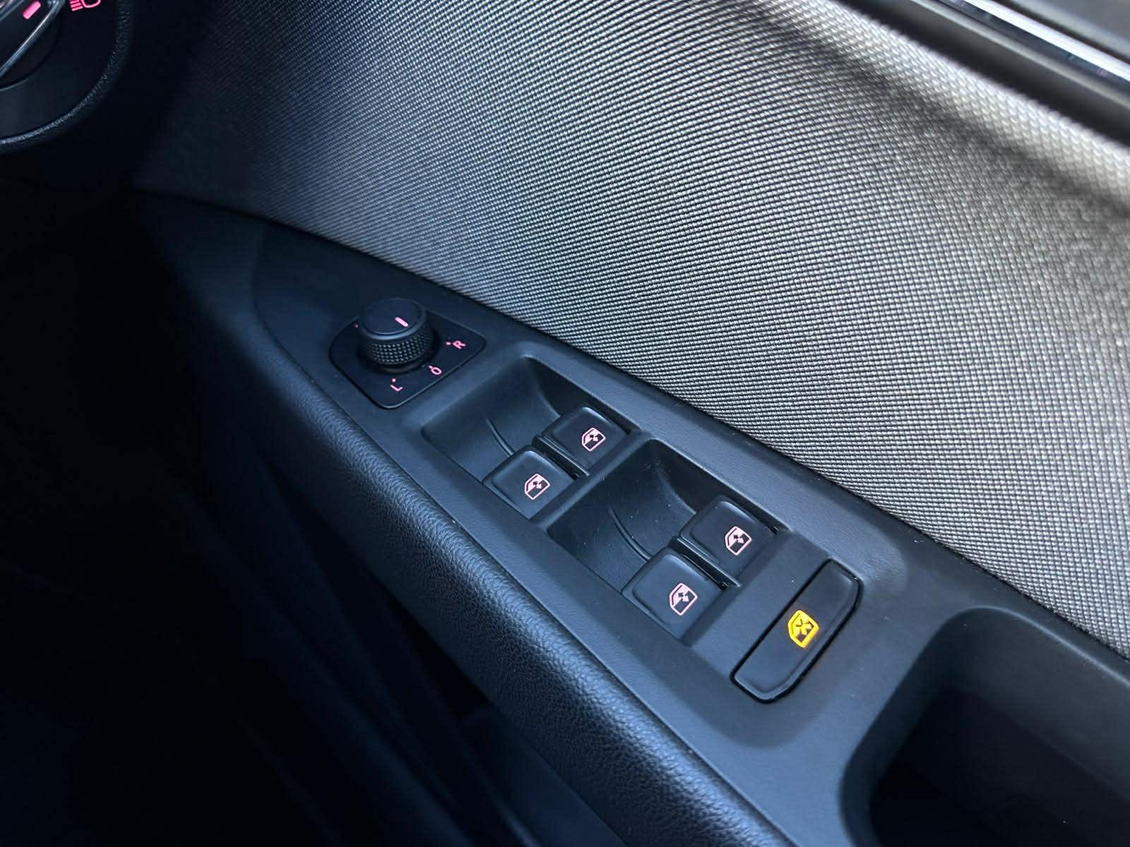 SEAT Leon 1.6 TDI SE Dynamic Technology Hatchback 5dr Diesel DSG Euro 6 (s/s) (115 ps)