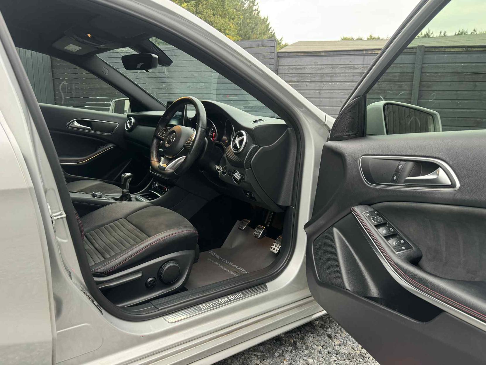 Mercedes-Benz A Class 1.5 A180d AMG Line Hatchback 5dr Diesel Manual Euro 6 (s/s) (109 ps)