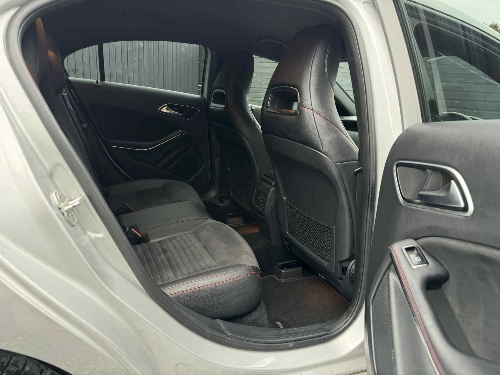 Mercedes-Benz A Class 1.5 A180d AMG Line Hatchback 5dr Diesel Manual Euro 6 (s/s) (109 ps)