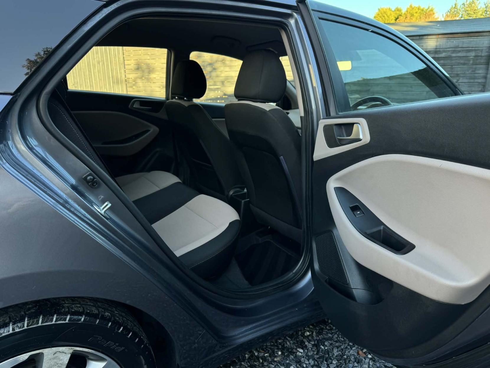 Hyundai i20 1.4 SE Hatchback 5dr Petrol Manual Euro 6 (100 ps)