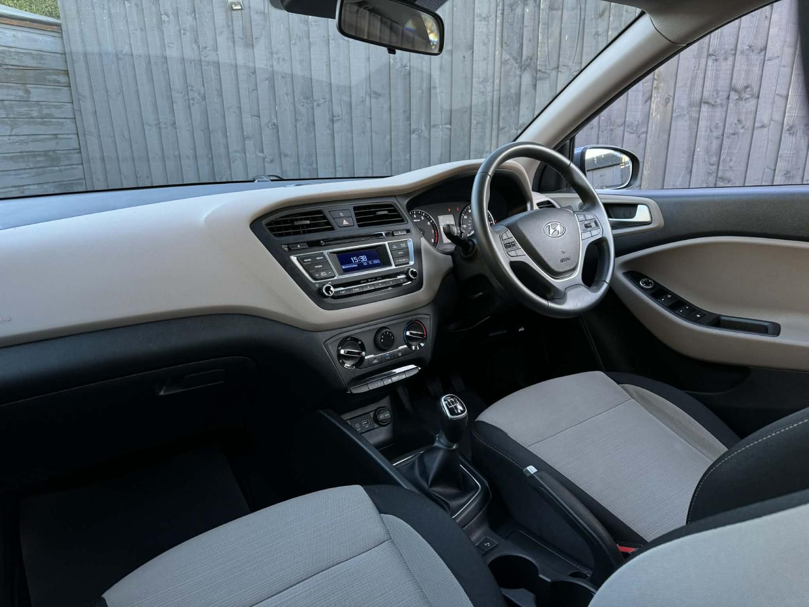 Hyundai i20 1.4 SE Hatchback 5dr Petrol Manual Euro 6 (100 ps)