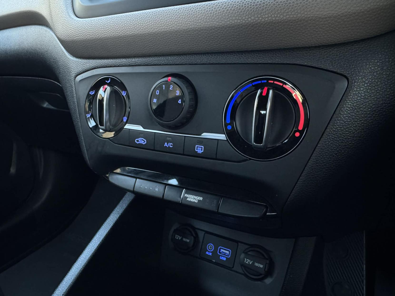 Hyundai i20 1.4 SE Hatchback 5dr Petrol Manual Euro 6 (100 ps)