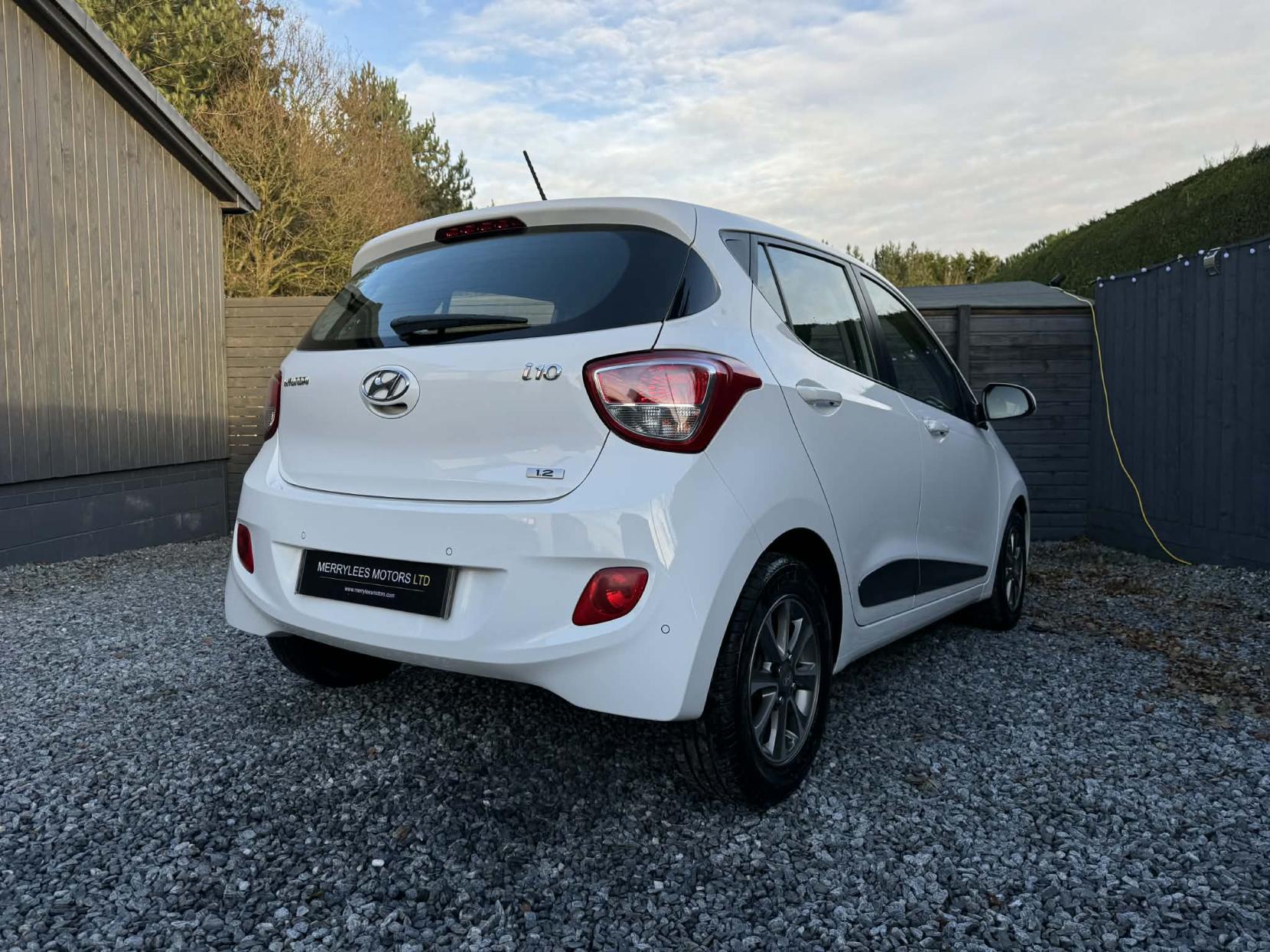 Hyundai i10 1.2 Premium Hatchback 5dr Petrol Manual Euro 5 (87 ps)