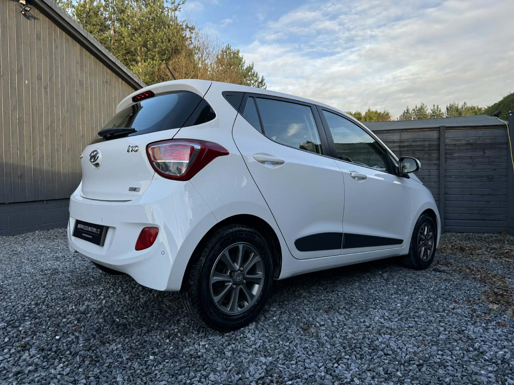 Hyundai i10 1.2 Premium Hatchback 5dr Petrol Manual Euro 5 (87 ps)