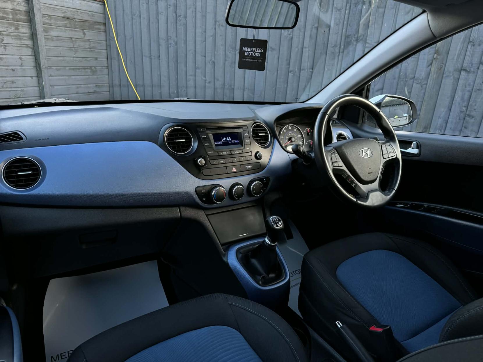 Hyundai i10 1.2 Premium Hatchback 5dr Petrol Manual Euro 5 (87 ps)