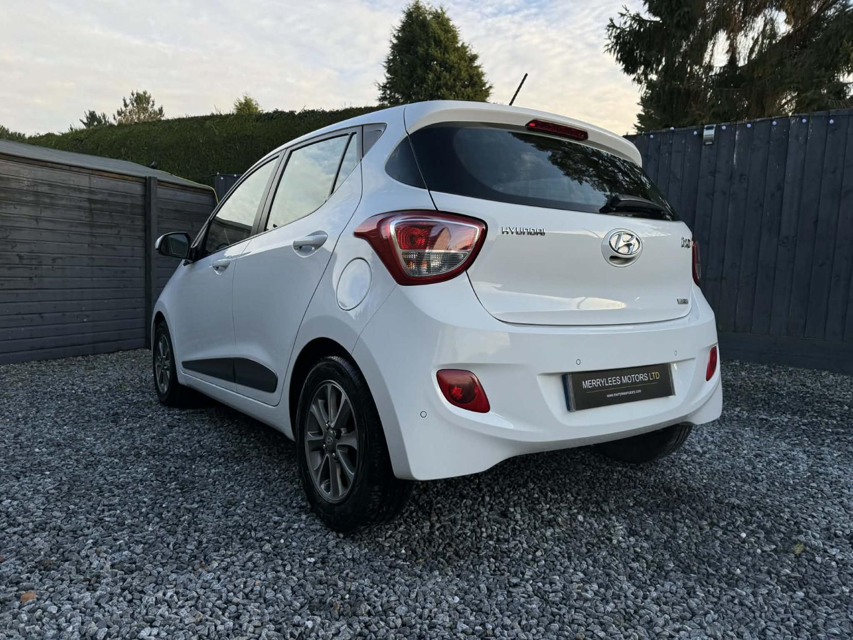 Hyundai i10 1.2 Premium Hatchback 5dr Petrol Manual Euro 5 (87 ps)