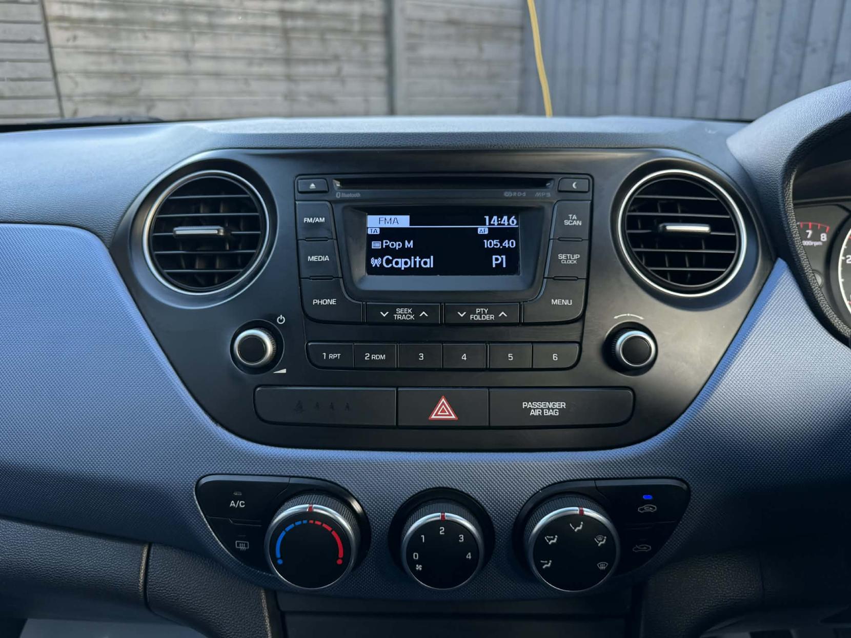 Hyundai i10 1.2 Premium Hatchback 5dr Petrol Manual Euro 5 (87 ps)