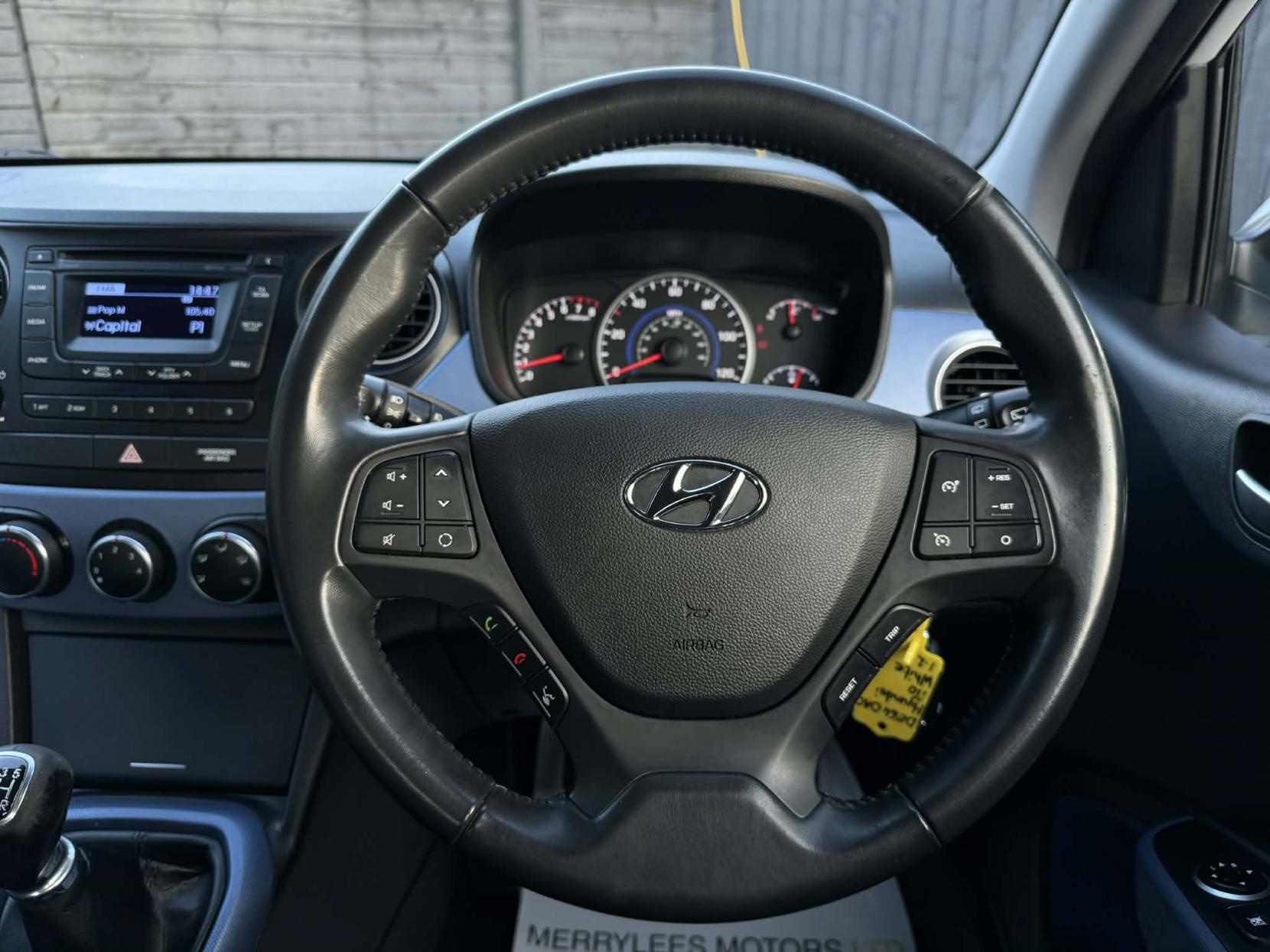 Hyundai i10 1.2 Premium Hatchback 5dr Petrol Manual Euro 5 (87 ps)