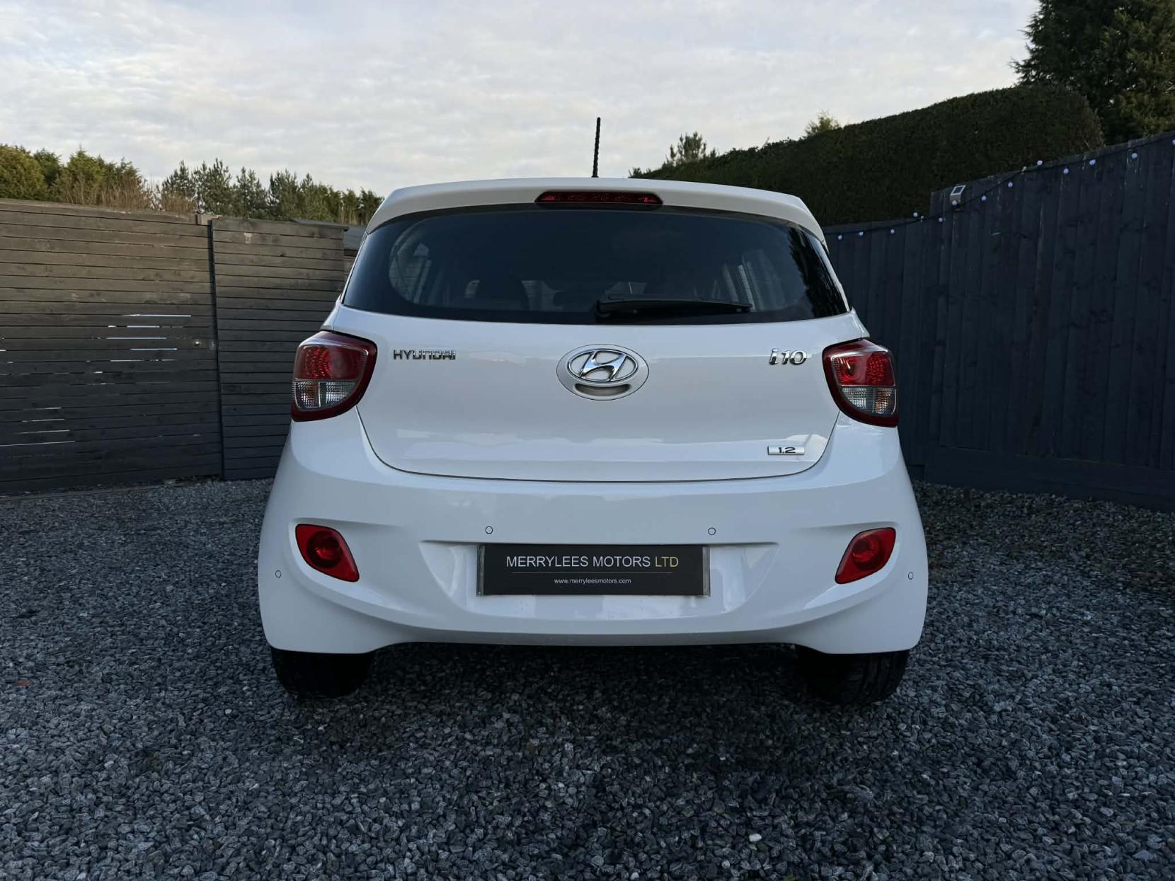 Hyundai i10 1.2 Premium Hatchback 5dr Petrol Manual Euro 5 (87 ps)