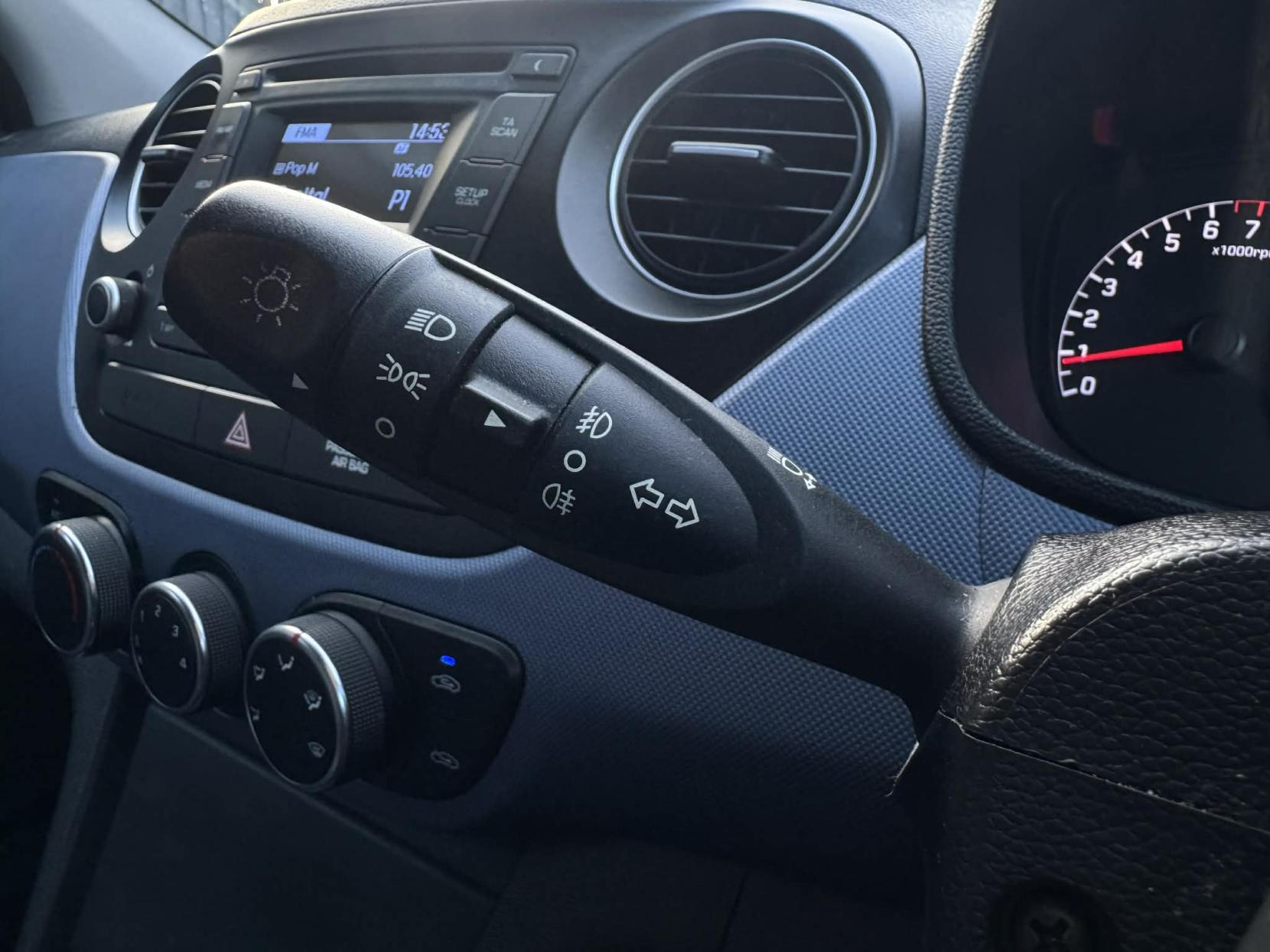 Hyundai i10 1.2 Premium Hatchback 5dr Petrol Manual Euro 5 (87 ps)