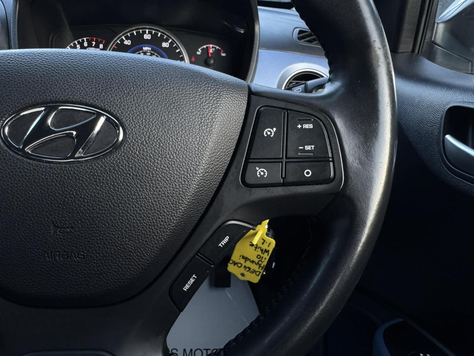 Hyundai i10 1.2 Premium Hatchback 5dr Petrol Manual Euro 5 (87 ps)