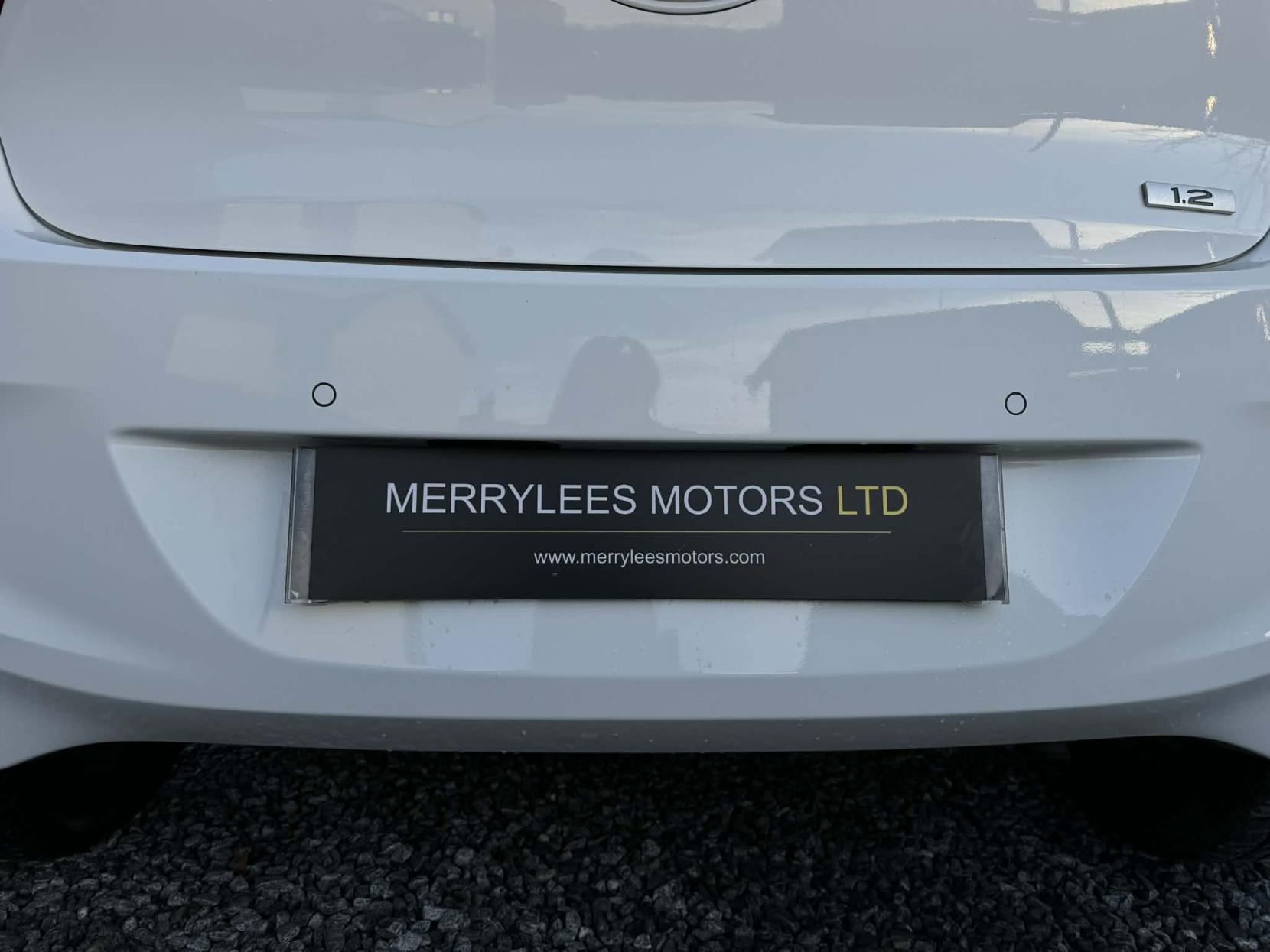 Hyundai i10 1.2 Premium Hatchback 5dr Petrol Manual Euro 5 (87 ps)