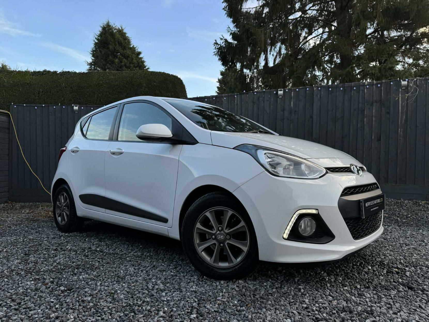 Hyundai i10 1.2 Premium Hatchback 5dr Petrol Manual Euro 5 (87 ps)