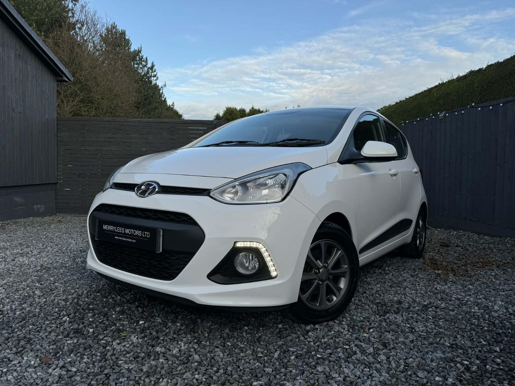 Hyundai i10 1.2 Premium Hatchback 5dr Petrol Manual Euro 5 (87 ps)