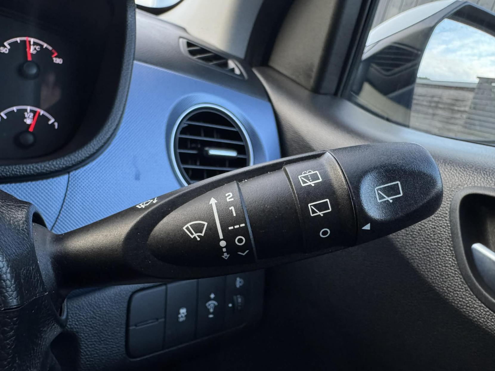 Hyundai i10 1.2 Premium Hatchback 5dr Petrol Manual Euro 5 (87 ps)