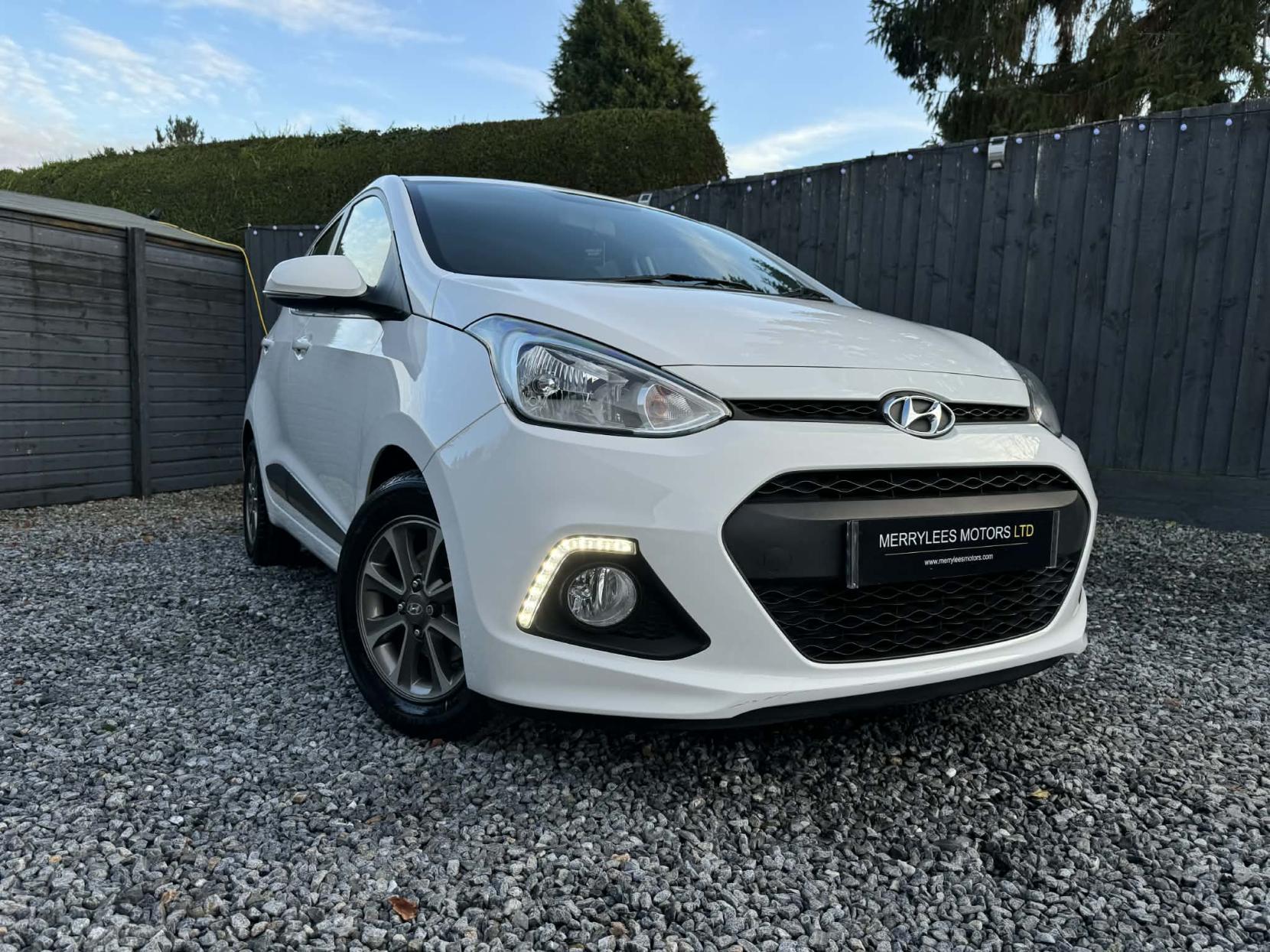 Hyundai i10 1.2 Premium Hatchback 5dr Petrol Manual Euro 5 (87 ps)