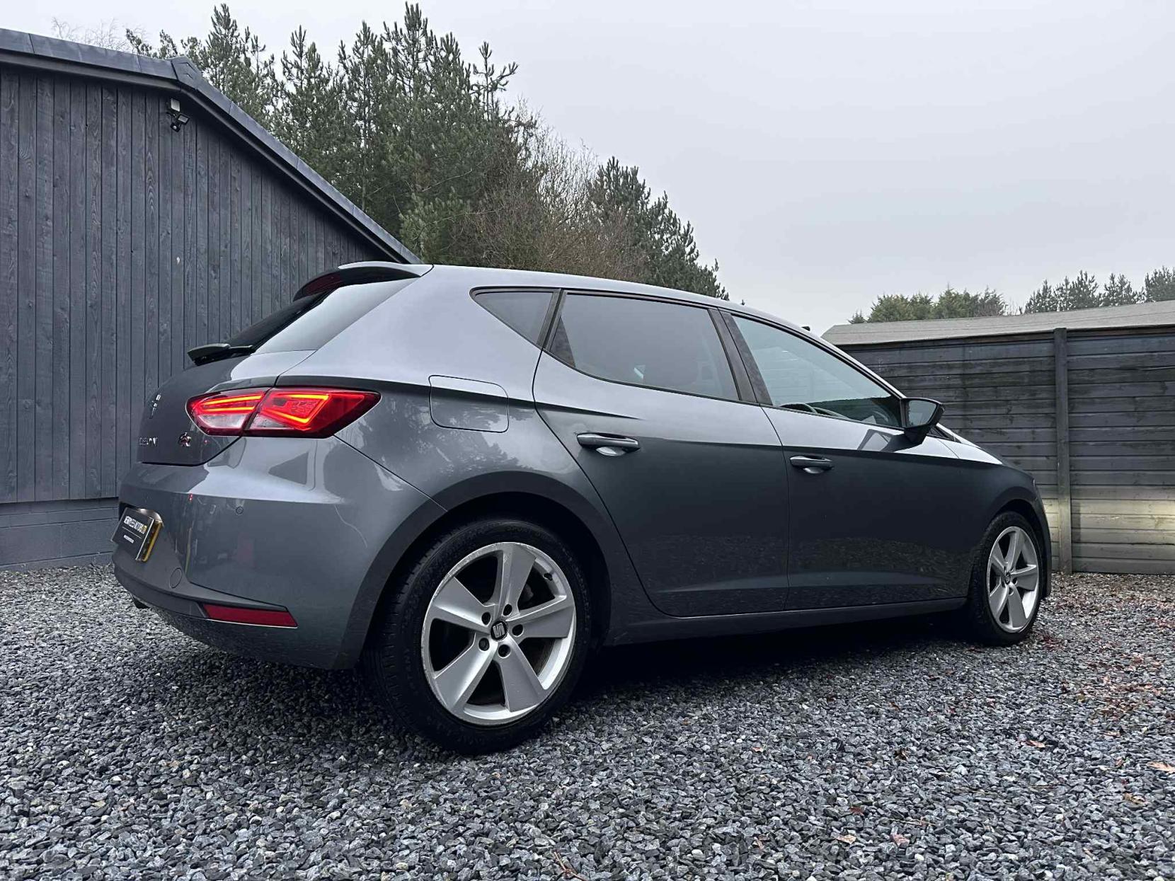 SEAT Leon 2.0 TDI FR Hatchback 5dr Diesel Manual Euro 6 (s/s) (150 ps)