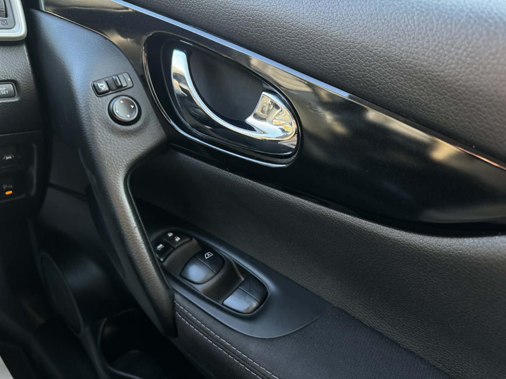 Nissan Qashqai 1.5 dCi n-tec SUV 5dr Diesel Manual 2WD Euro 6 (s/s) (110 ps)