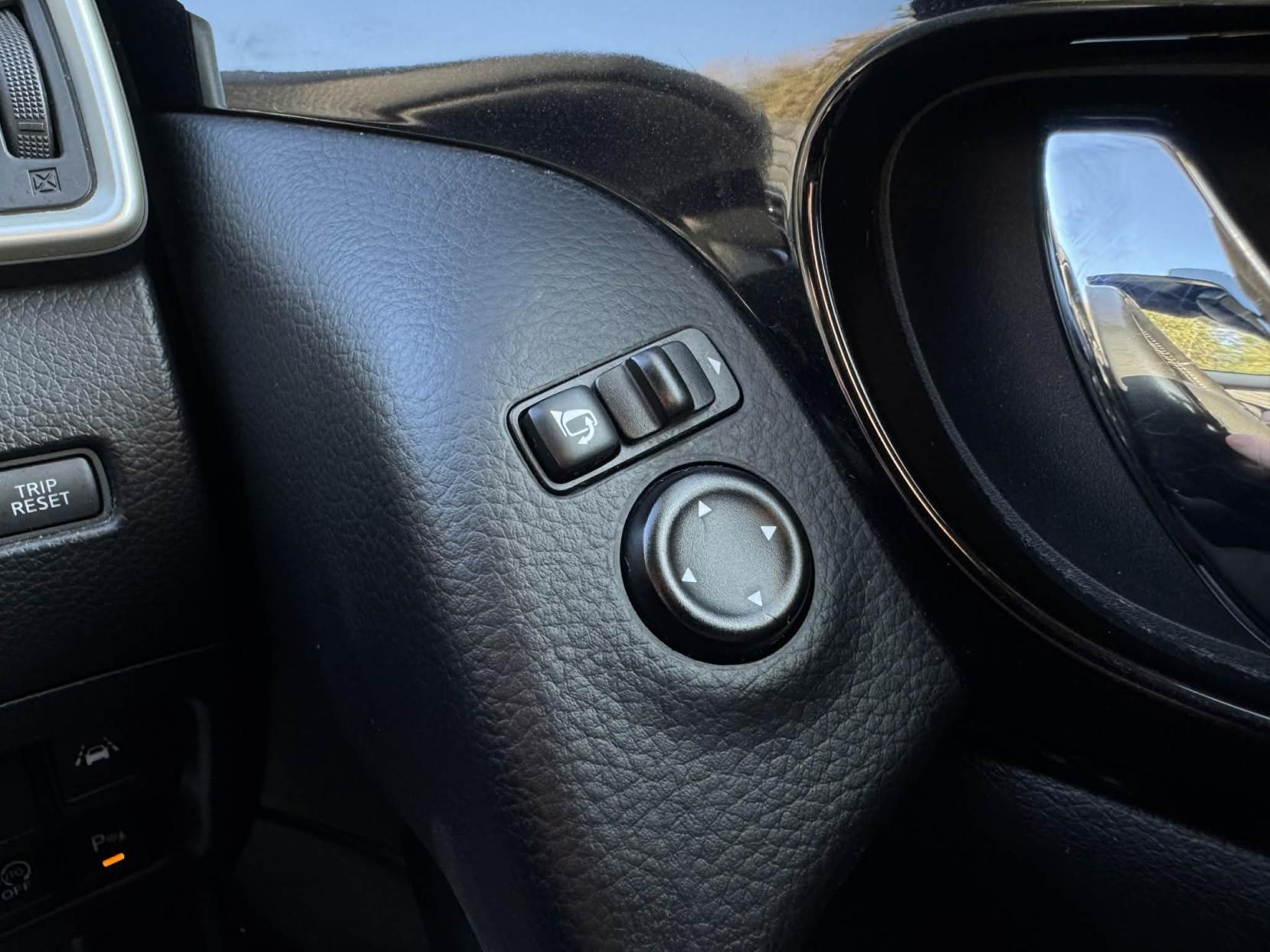 Nissan Qashqai 1.5 dCi n-tec SUV 5dr Diesel Manual 2WD Euro 6 (s/s) (110 ps)