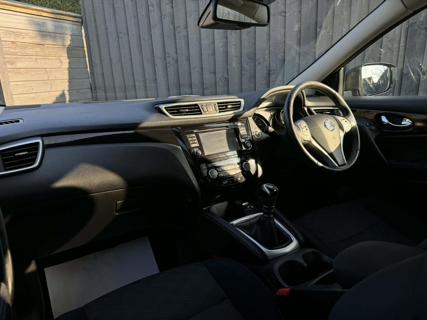 Nissan Qashqai 1.5 dCi n-tec SUV 5dr Diesel Manual 2WD Euro 6 (s/s) (110 ps)