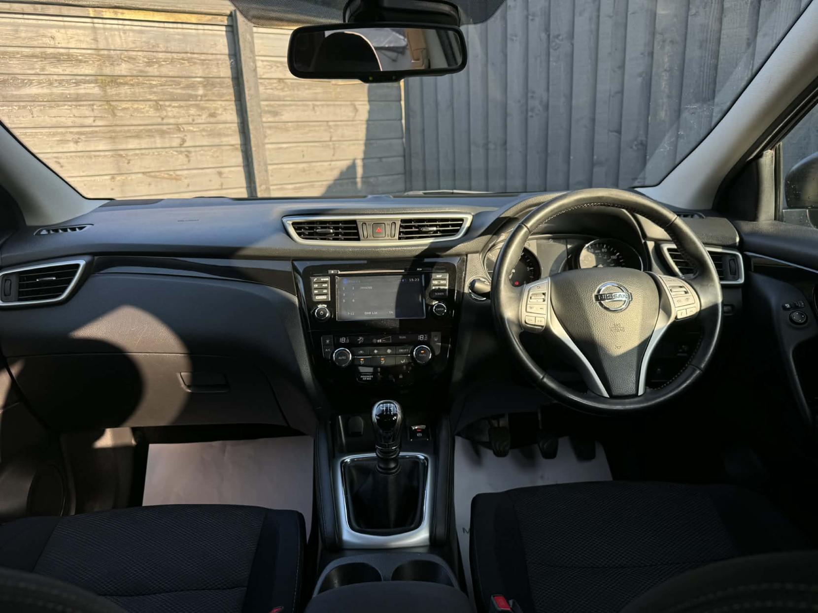 Nissan Qashqai 1.5 dCi n-tec SUV 5dr Diesel Manual 2WD Euro 6 (s/s) (110 ps)