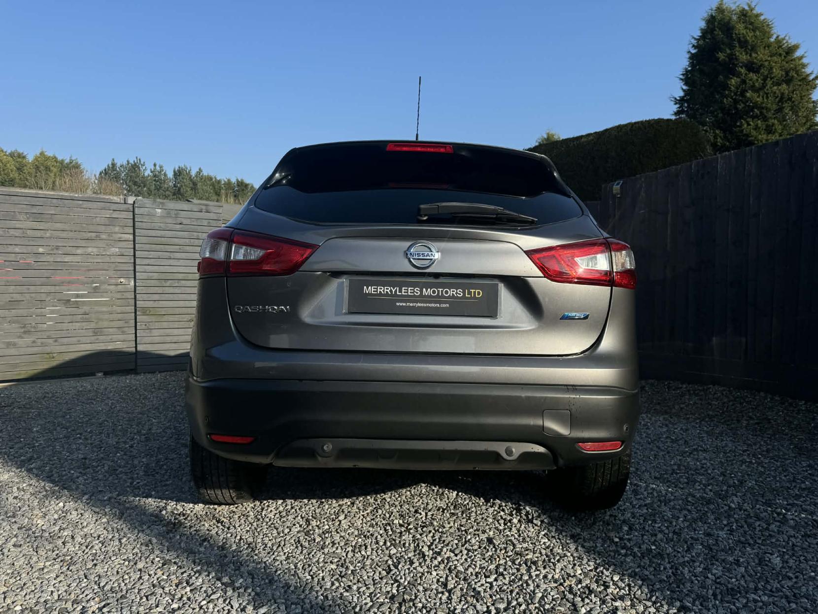 Nissan Qashqai 1.5 dCi n-tec SUV 5dr Diesel Manual 2WD Euro 6 (s/s) (110 ps)