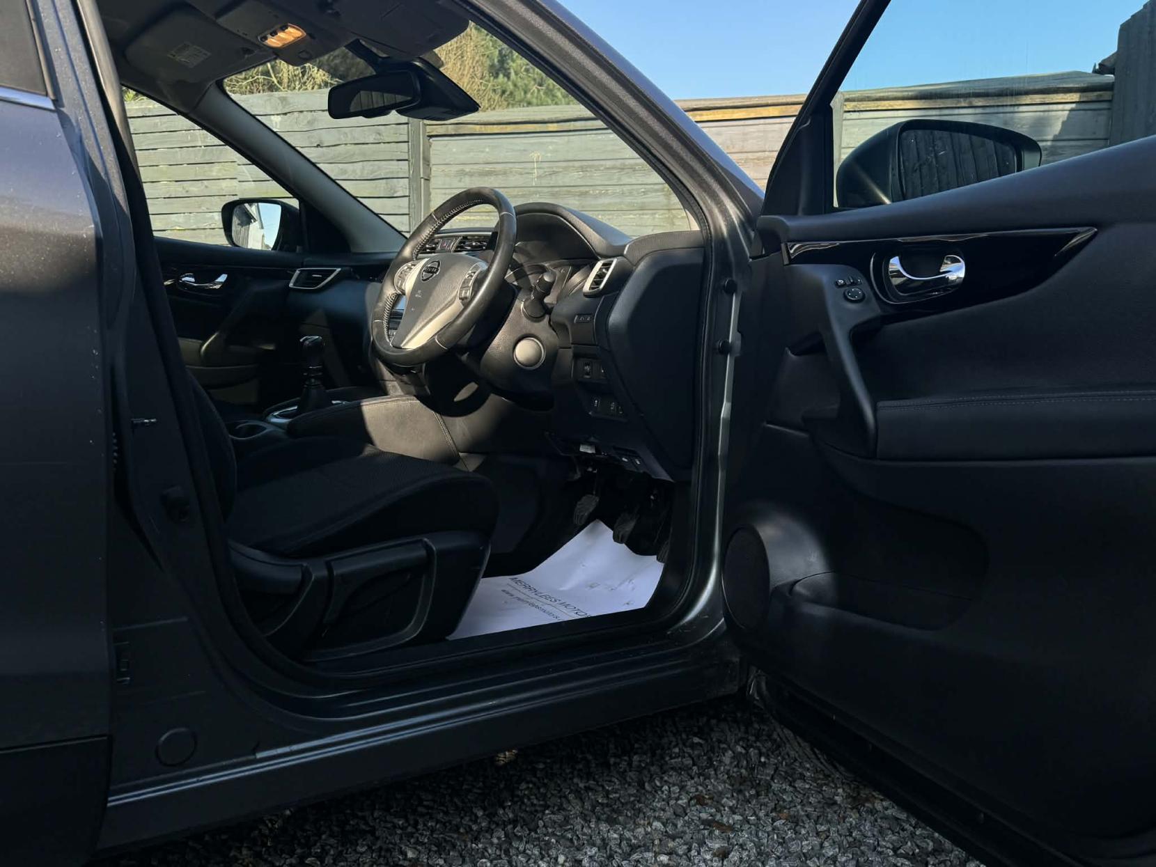 Nissan Qashqai 1.5 dCi n-tec SUV 5dr Diesel Manual 2WD Euro 6 (s/s) (110 ps)