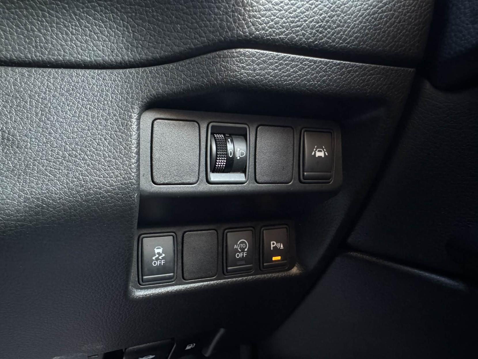 Nissan Qashqai 1.5 dCi n-tec SUV 5dr Diesel Manual 2WD Euro 6 (s/s) (110 ps)