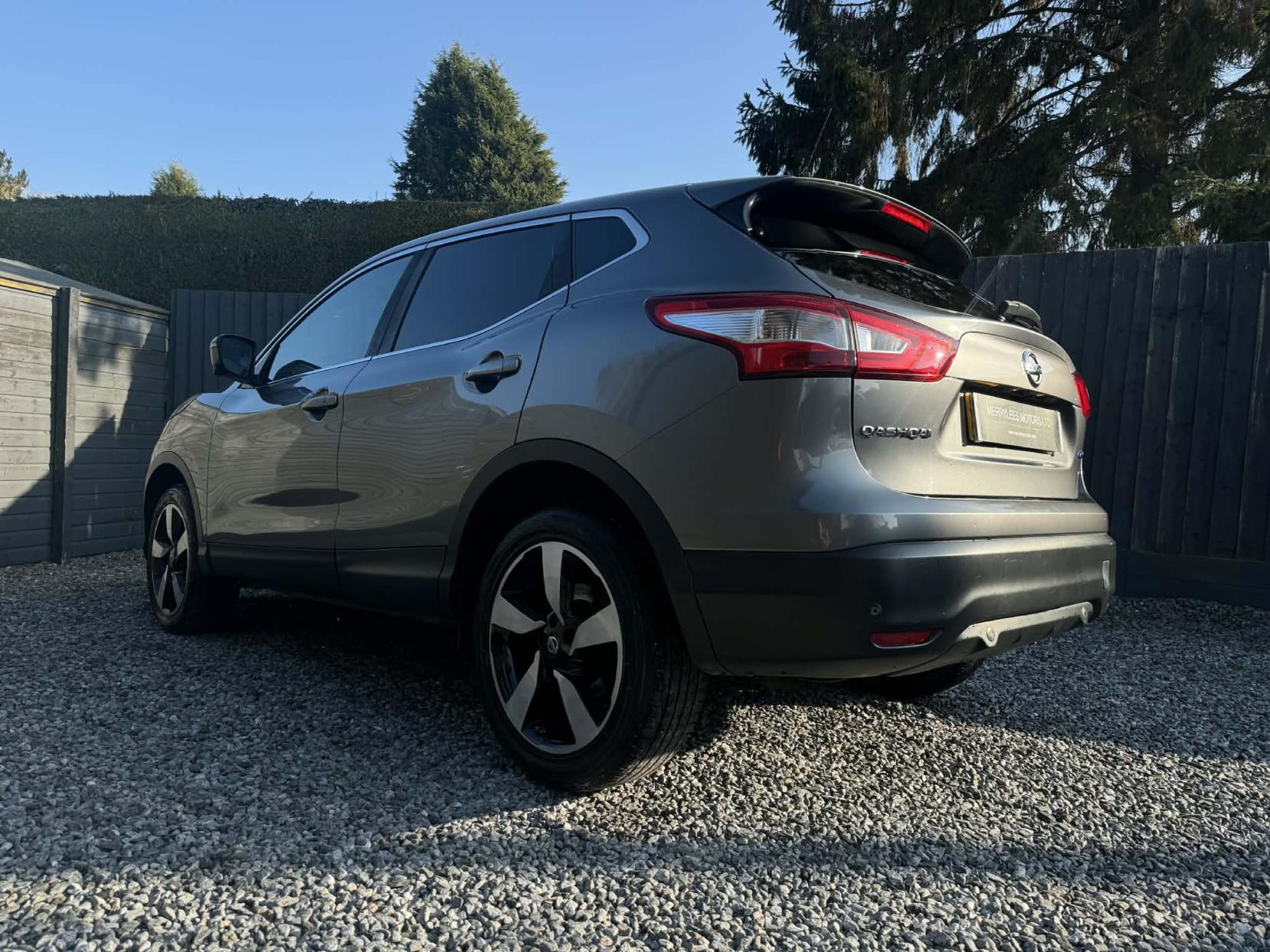 Nissan Qashqai 1.5 dCi n-tec SUV 5dr Diesel Manual 2WD Euro 6 (s/s) (110 ps)