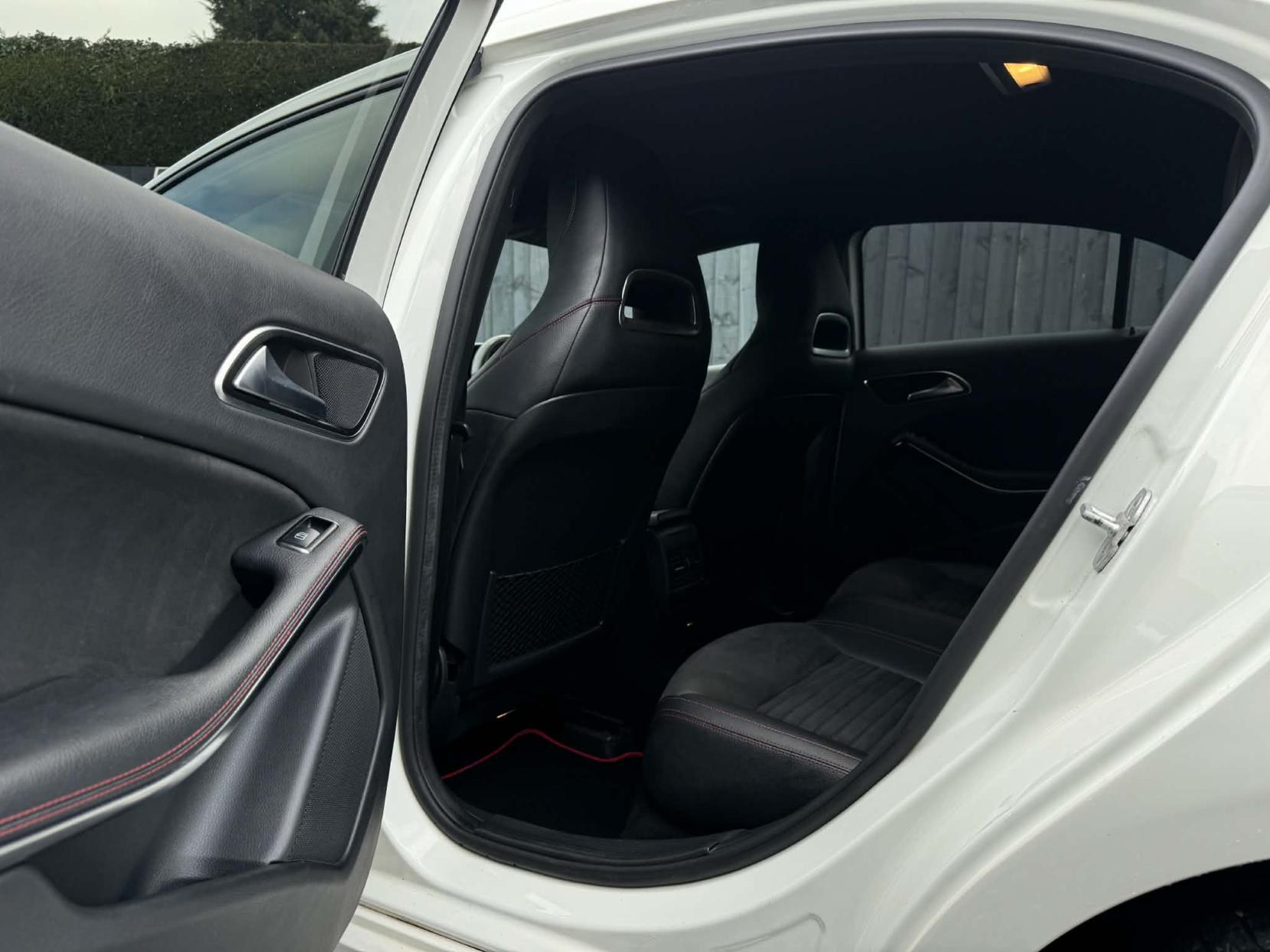 Mercedes-Benz A Class 1.5 A180d AMG Line Hatchback 5dr Diesel Manual Euro 6 (s/s) (109 ps)