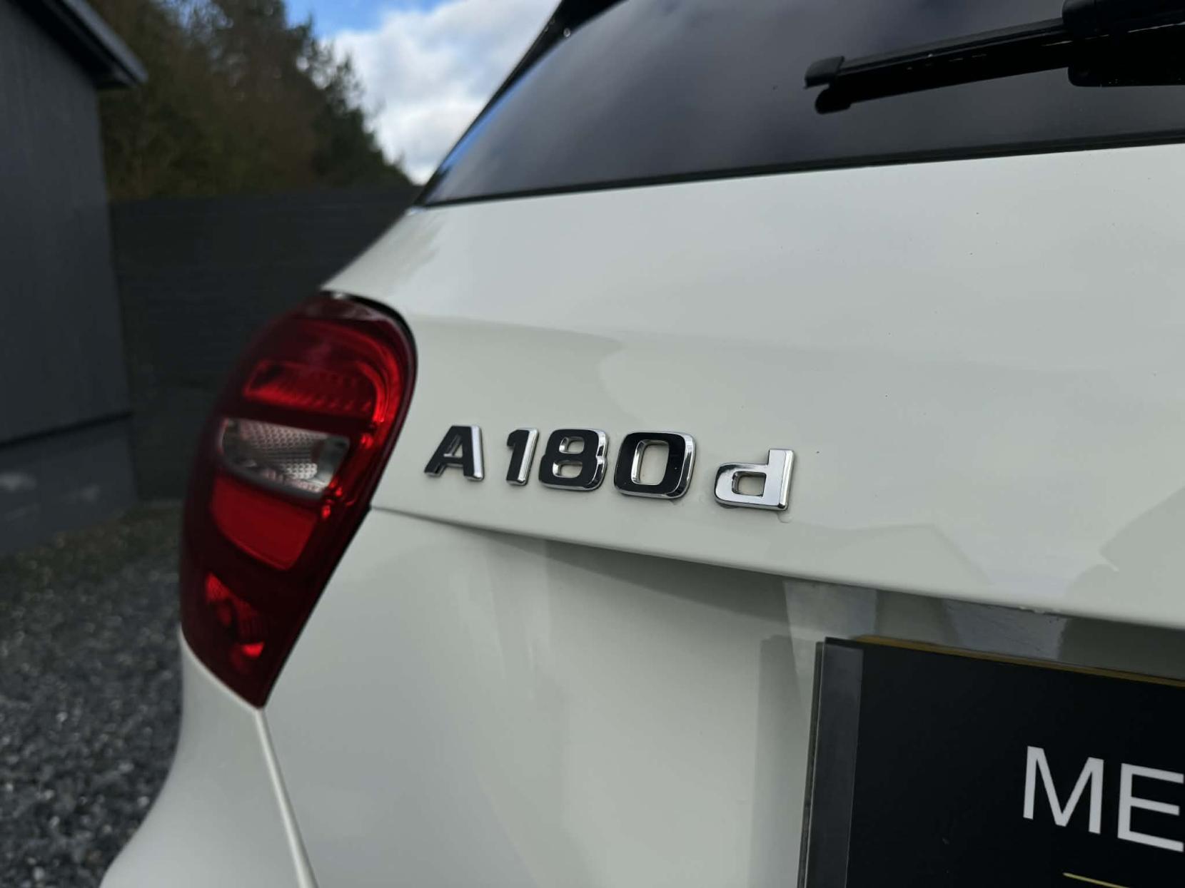 Mercedes-Benz A Class 1.5 A180d AMG Line Hatchback 5dr Diesel Manual Euro 6 (s/s) (109 ps)